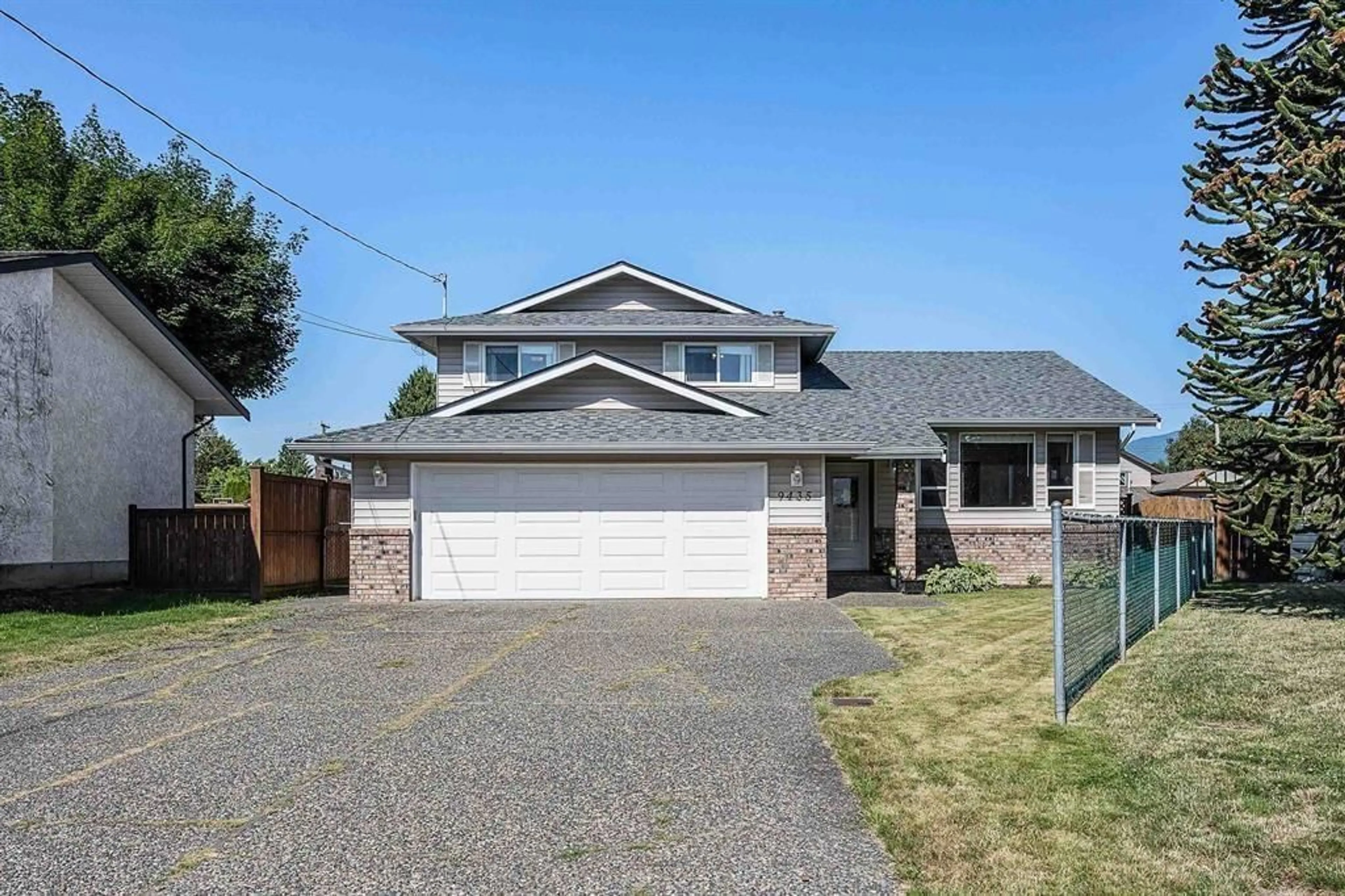 Home with vinyl exterior material, street for 9435 JAMES STREET, Chilliwack British Columbia V2P6Y4
