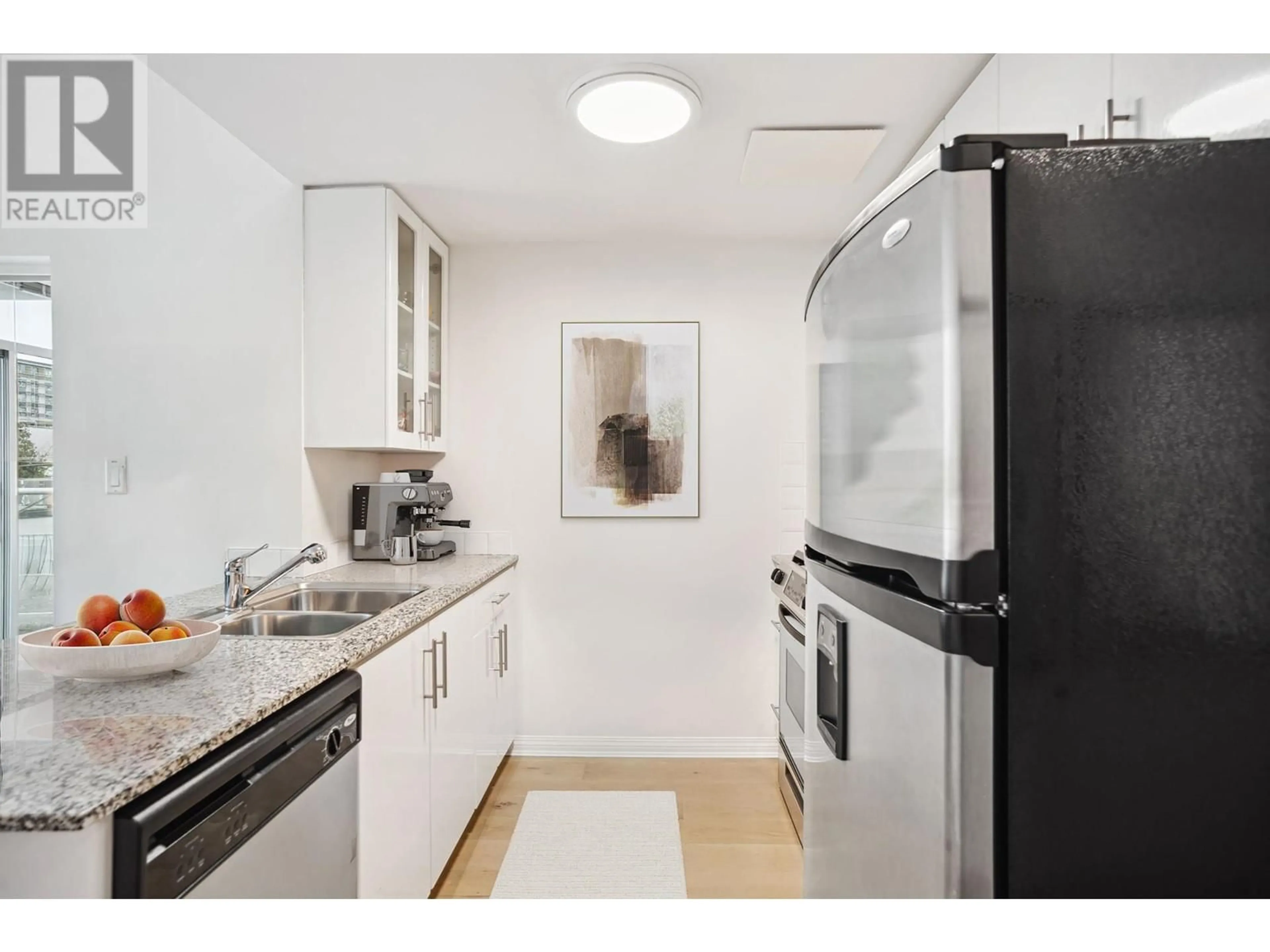 Standard kitchen, unknown for 603 - 168 ESPLANADE, North Vancouver British Columbia V7L4X8