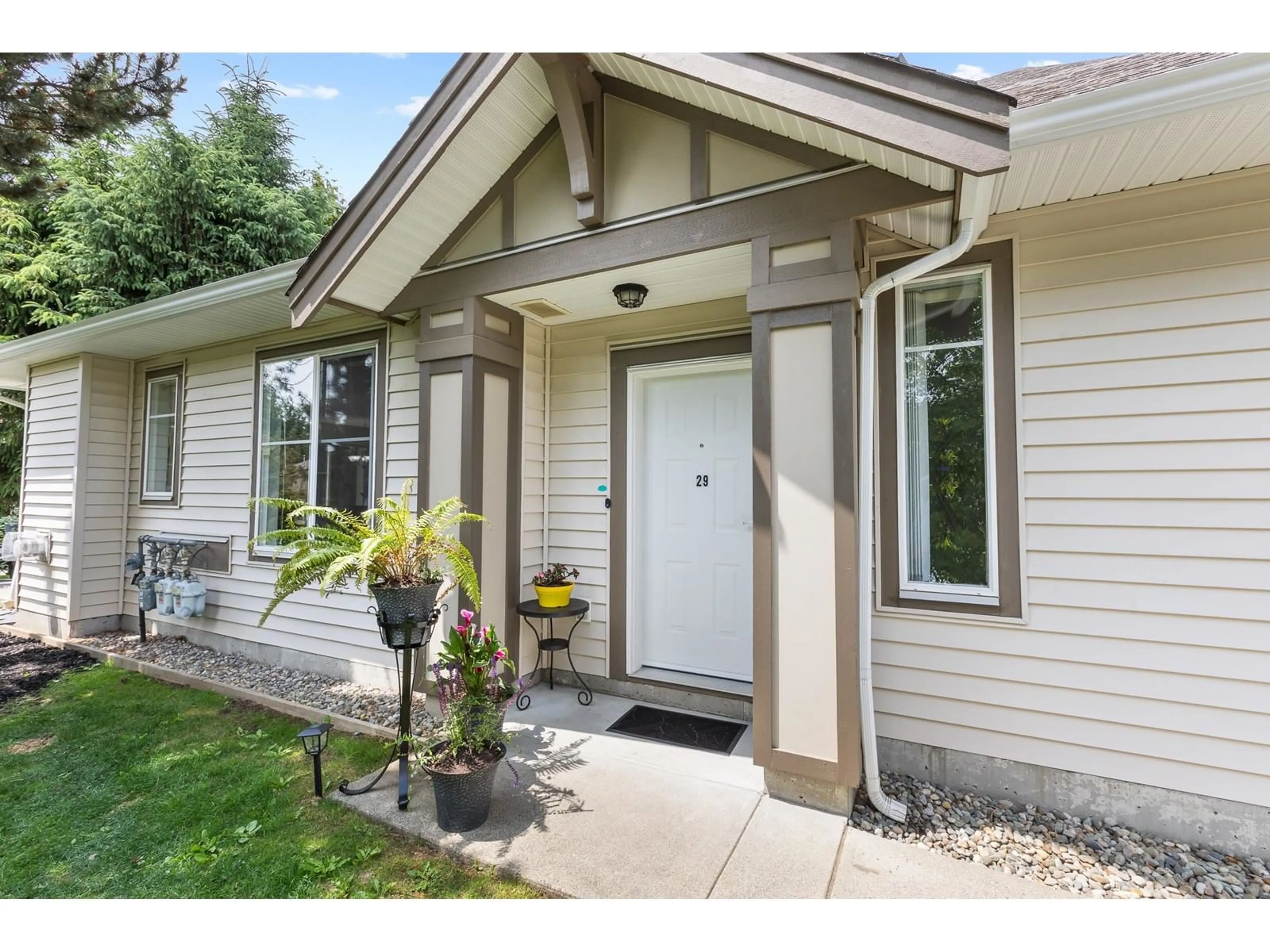 Home with vinyl exterior material, street for 29 - 15868 85, Surrey British Columbia V4N0Y9