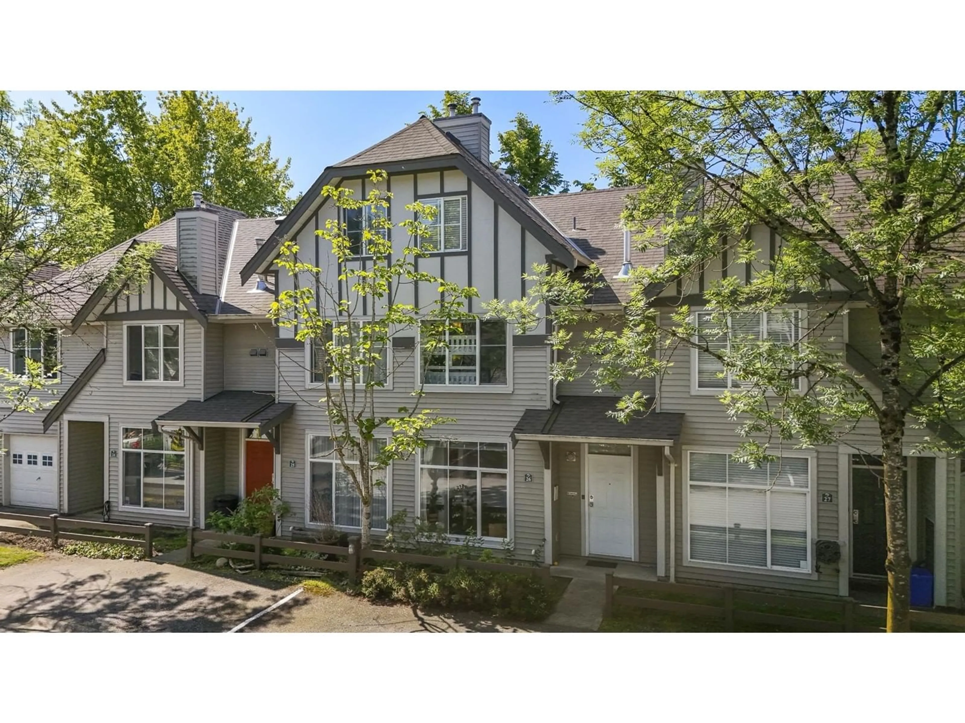 A pic from outside/outdoor area/front of a property/back of a property/a pic from drone, street for 26 - 6465 184A, Surrey British Columbia V3S8X9