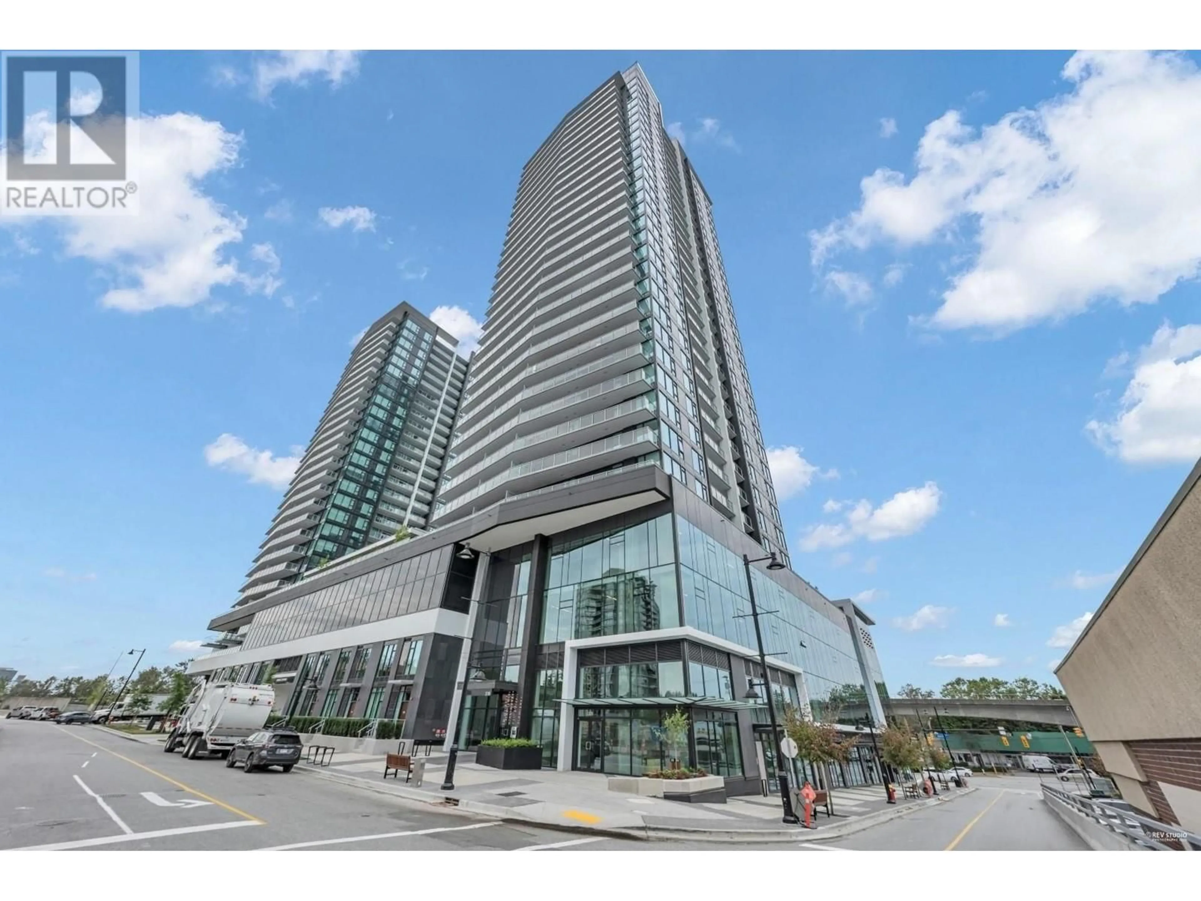 Indoor foyer for 1102 - 318 ALDERSON AVENUE, Coquitlam British Columbia V3K0J1