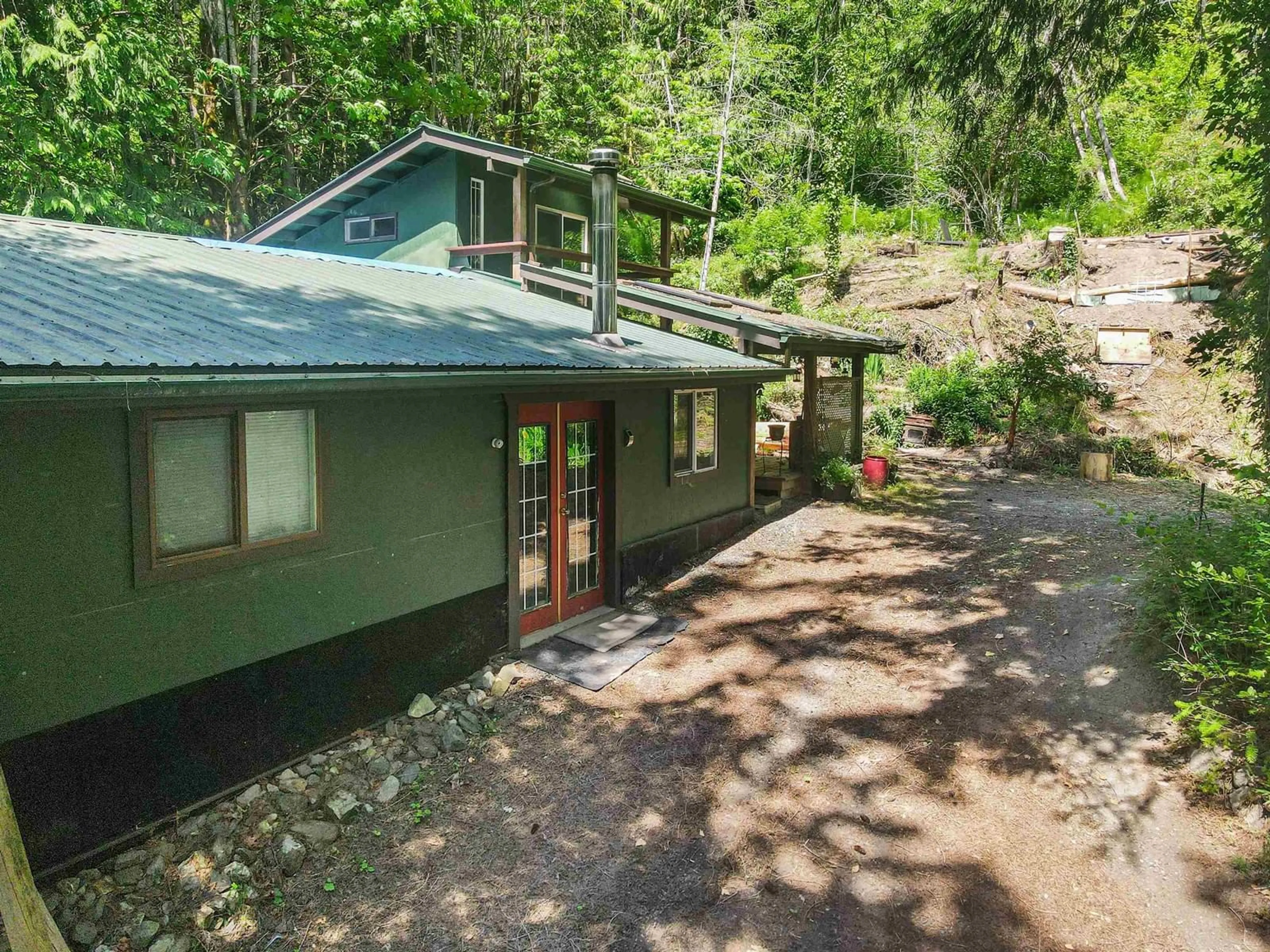 A pic from outside/outdoor area/front of a property/back of a property/a pic from drone, unknown for 4139 SLESSE ROAD, Sardis - Chwk River Valley British Columbia V4Z1B3