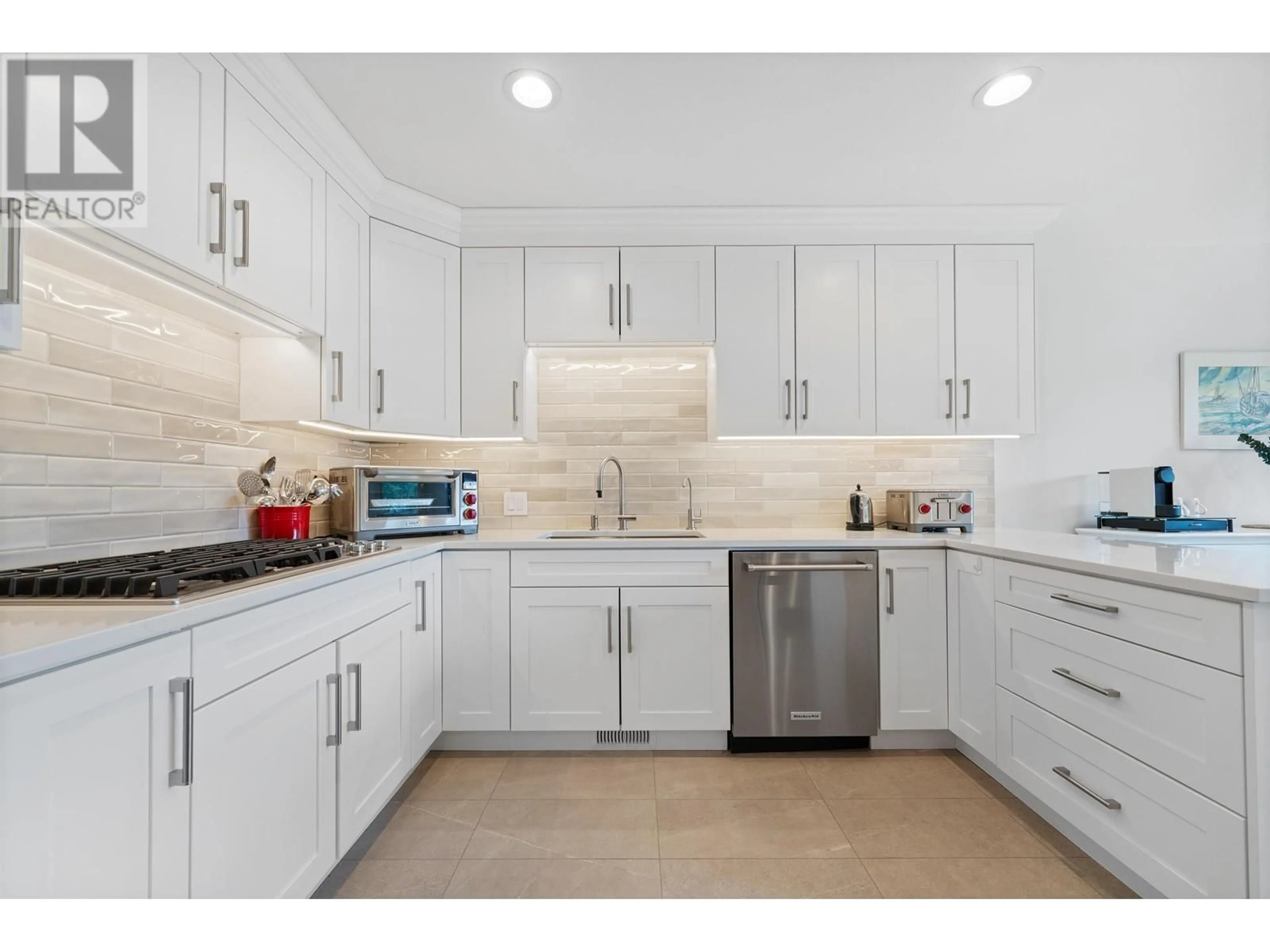 Unknown for 5186 MEADFEILD ROAD, West Vancouver British Columbia V7W3B9
