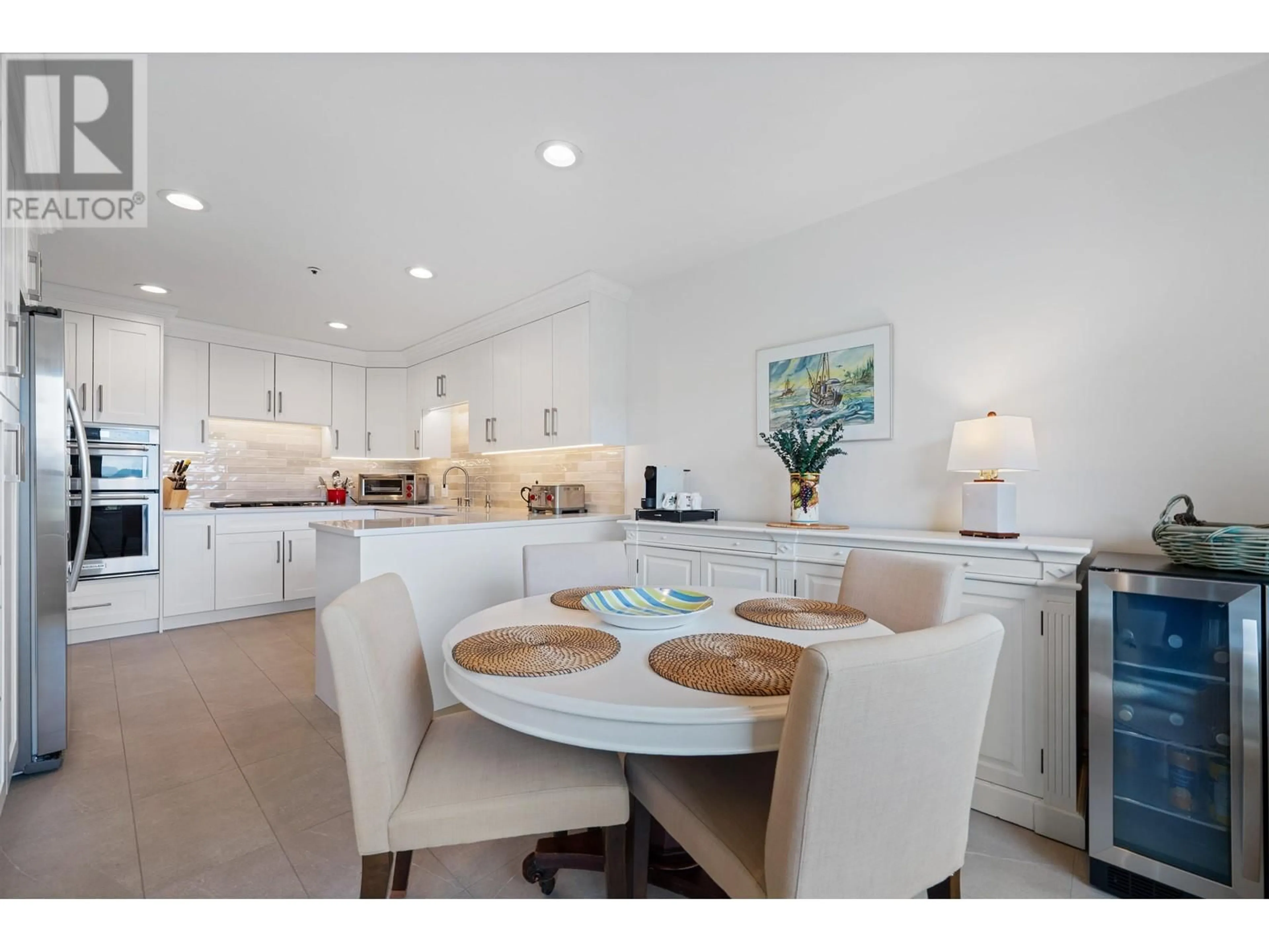 Open concept kitchen, ceramic/tile floor for 5186 MEADFEILD ROAD, West Vancouver British Columbia V7W3B9