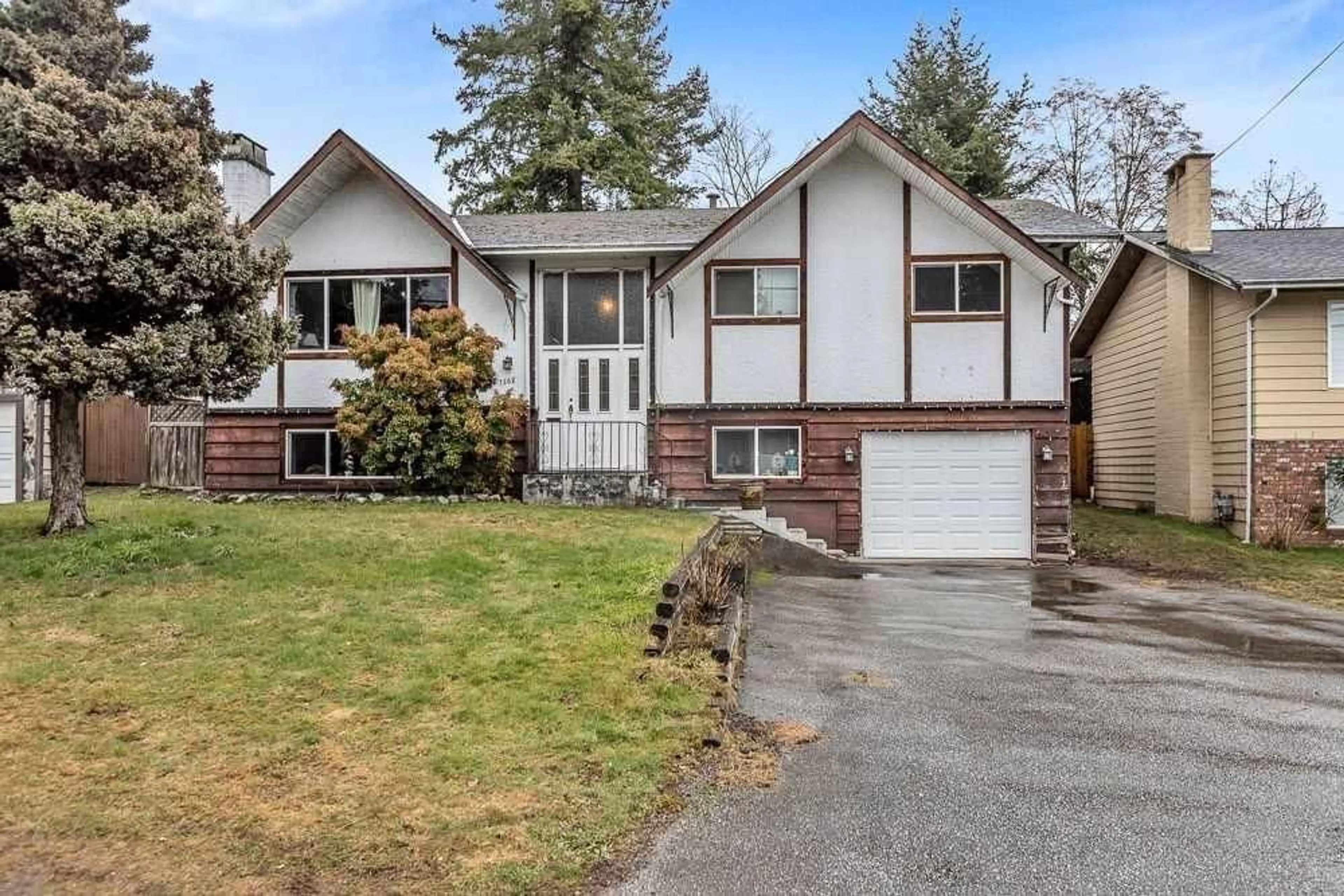 Home with vinyl exterior material, street for 7508 118, Delta British Columbia V4C6G4