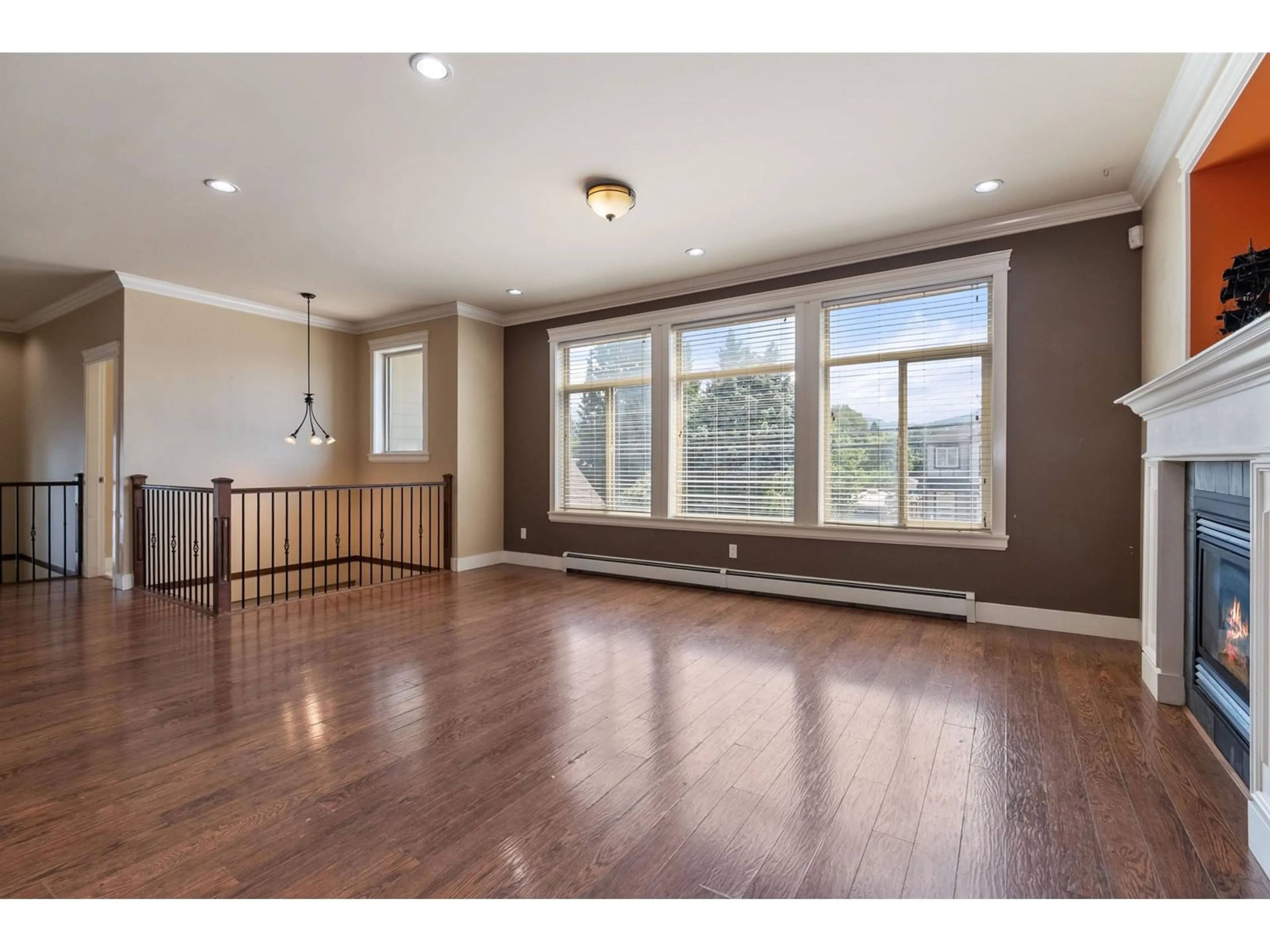 Unknown for 46623 FIRST AVENUE, Chilliwack British Columbia V2P1X4