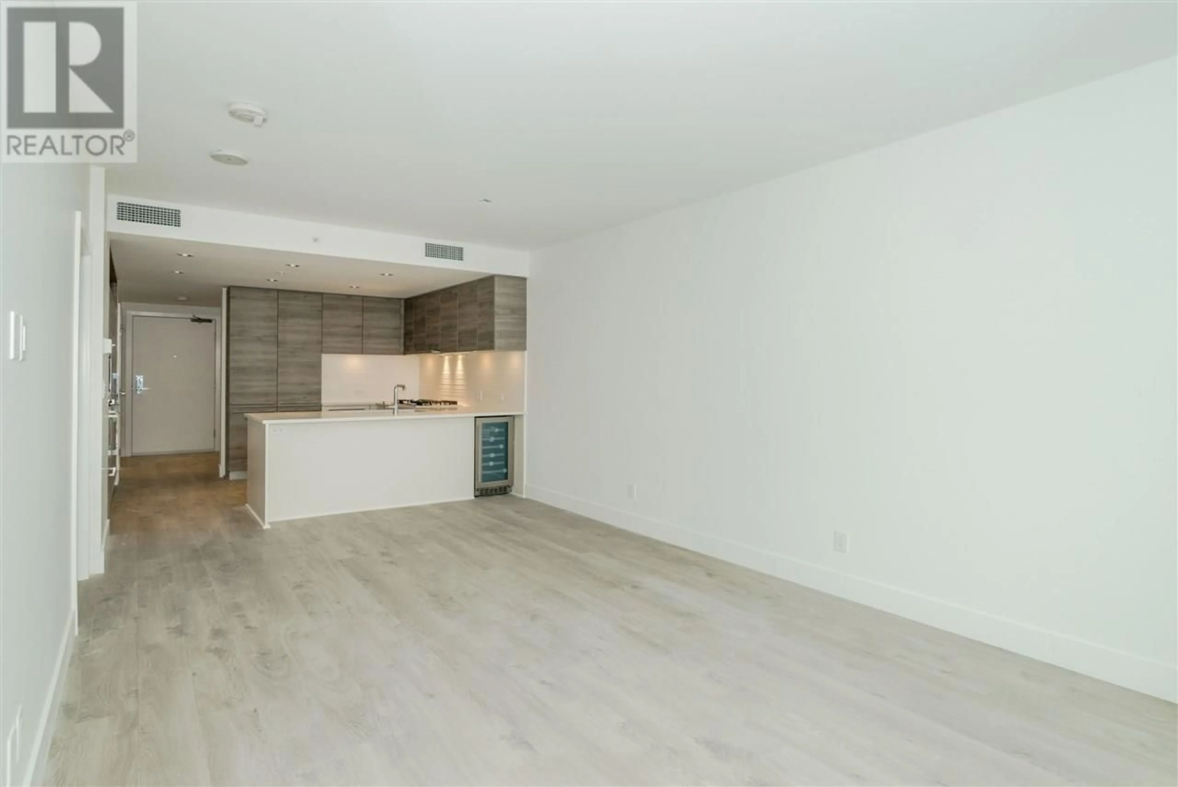 A pic of a room for 1907 - 7388 KINGSWAY, Burnaby British Columbia V3N0G9