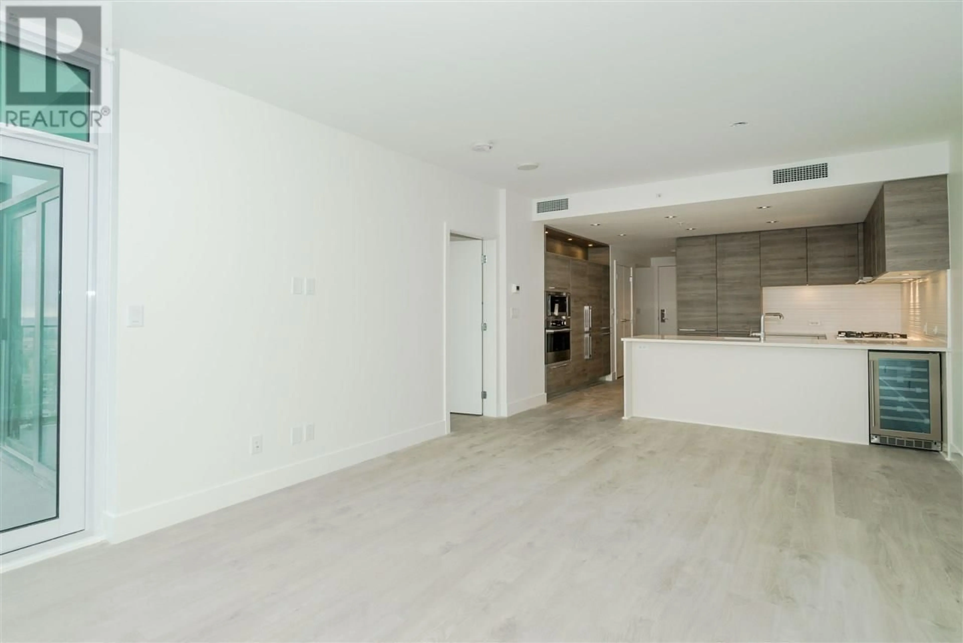 A pic of a room for 1907 - 7388 KINGSWAY, Burnaby British Columbia V3N0G9
