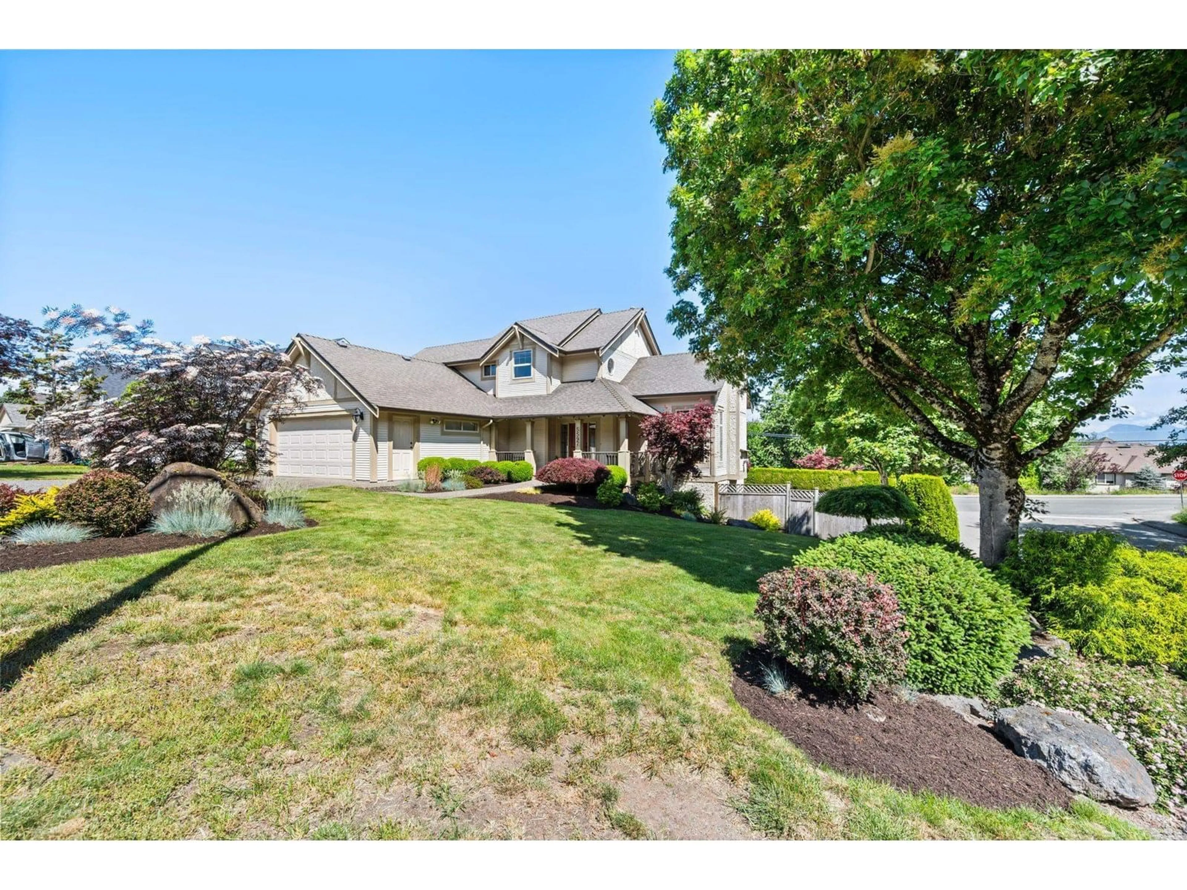 A pic from outside/outdoor area/front of a property/back of a property/a pic from drone, street for 5597 ALPINE CRESCENT, Chilliwack British Columbia V2R5N2