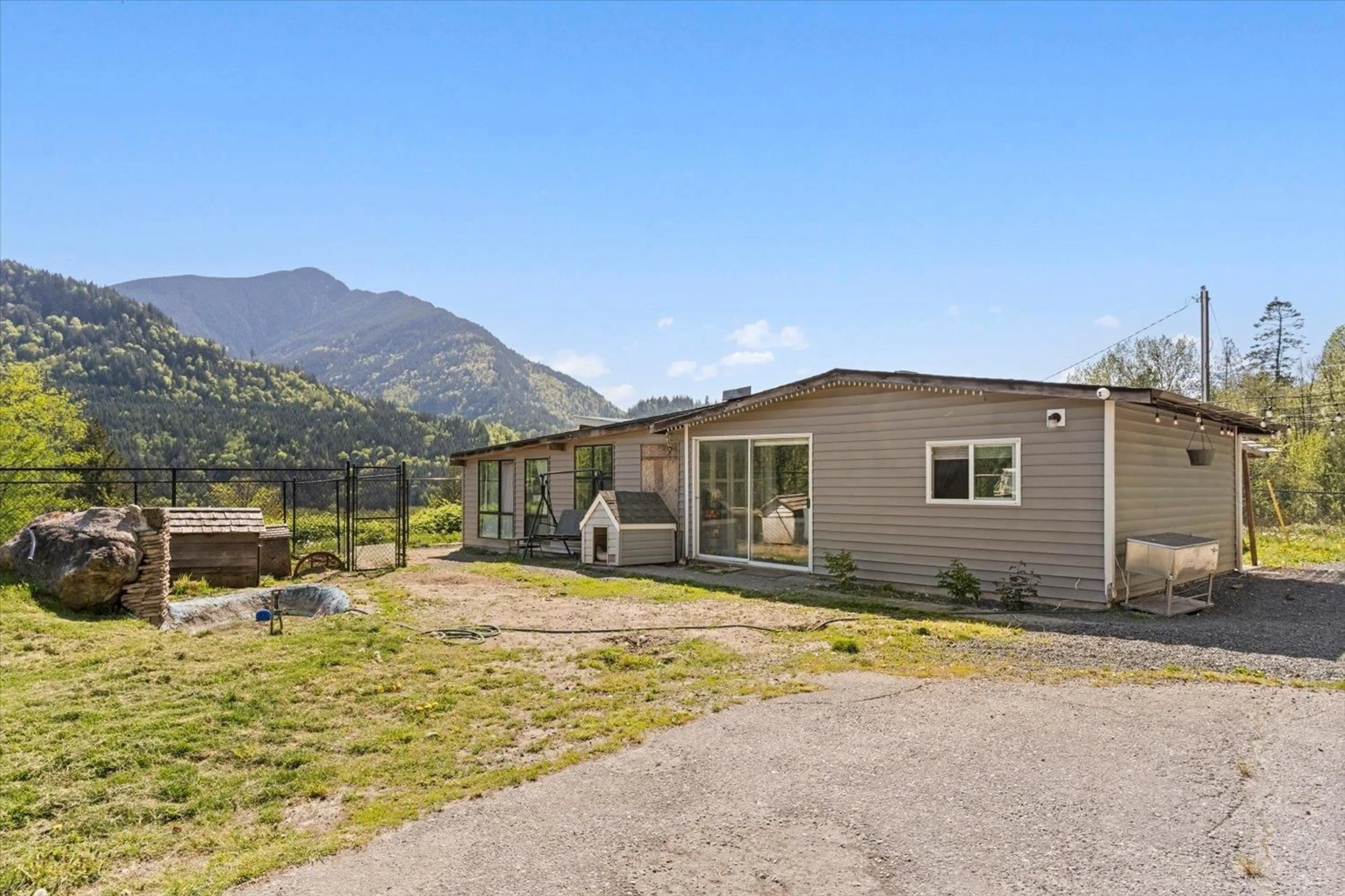 A pic from outside/outdoor area/front of a property/back of a property/a pic from drone, mountain view for 4495 HIRSCHMAN ROAD, Sardis - Chwk River Valley British Columbia V2R4R9