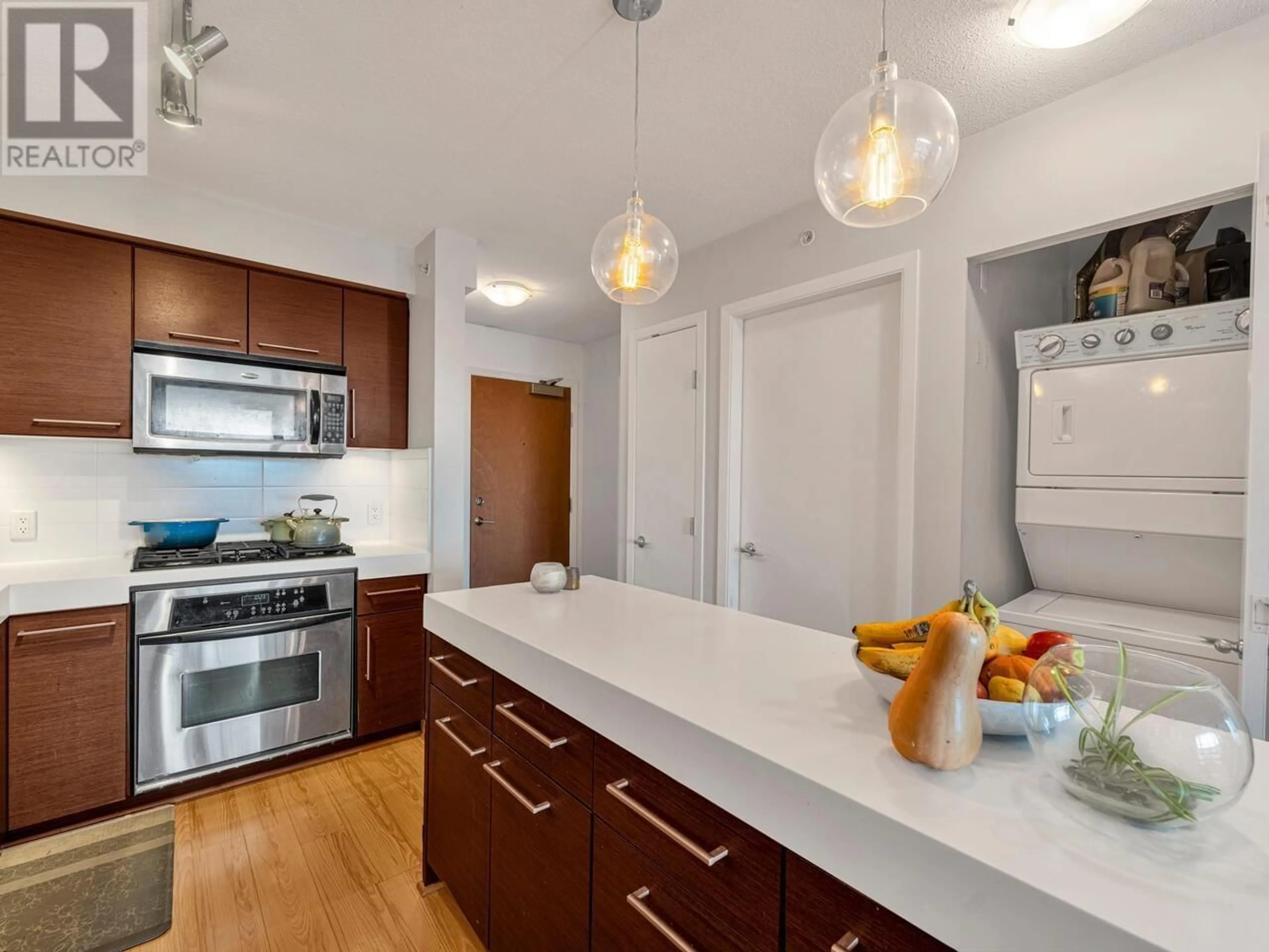 Open concept kitchen, unknown for 1007 - 2770 SOPHIA STREET, Vancouver British Columbia V5T0A4