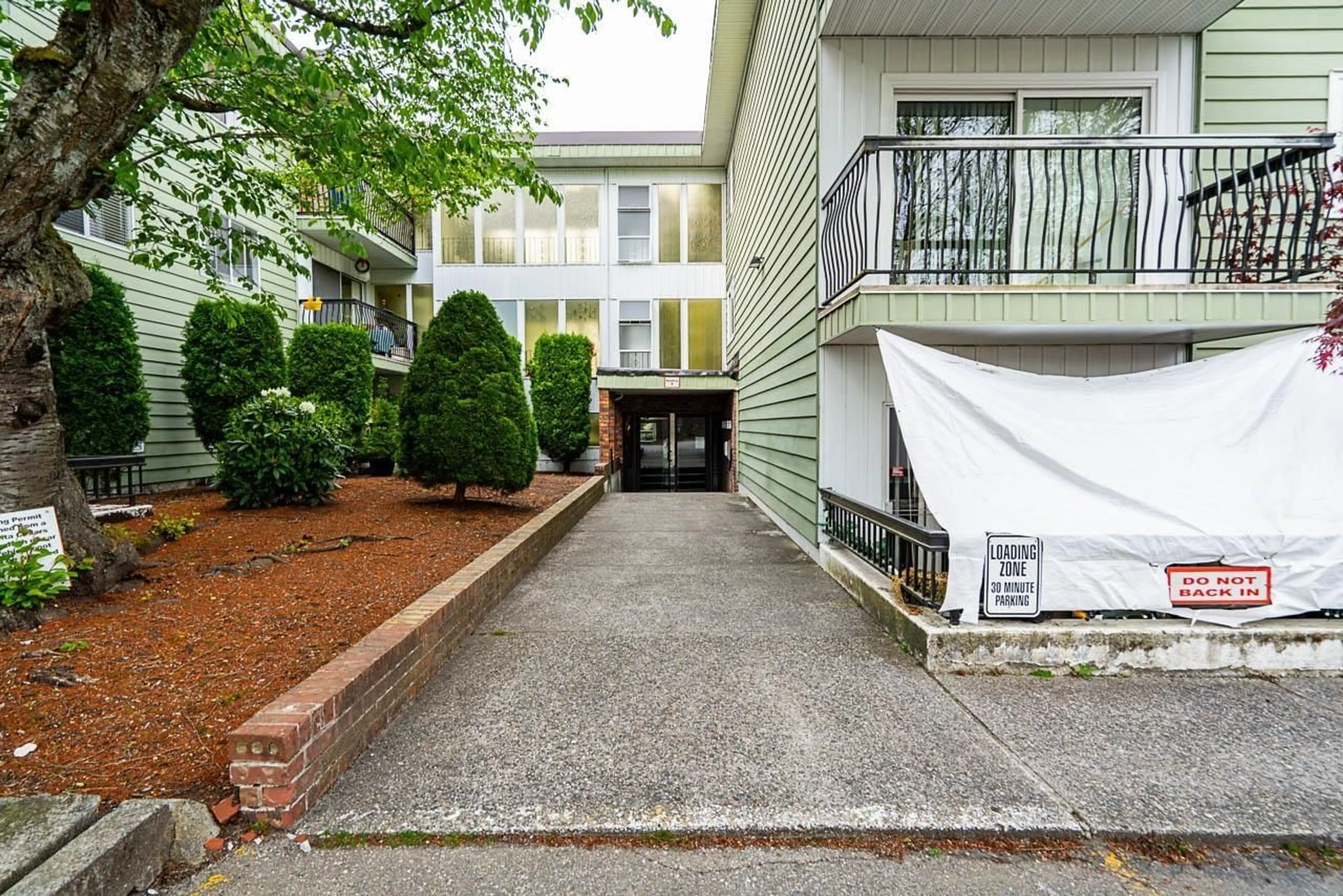Patio, street for 143B - 8635 120, Delta British Columbia V4C6R5