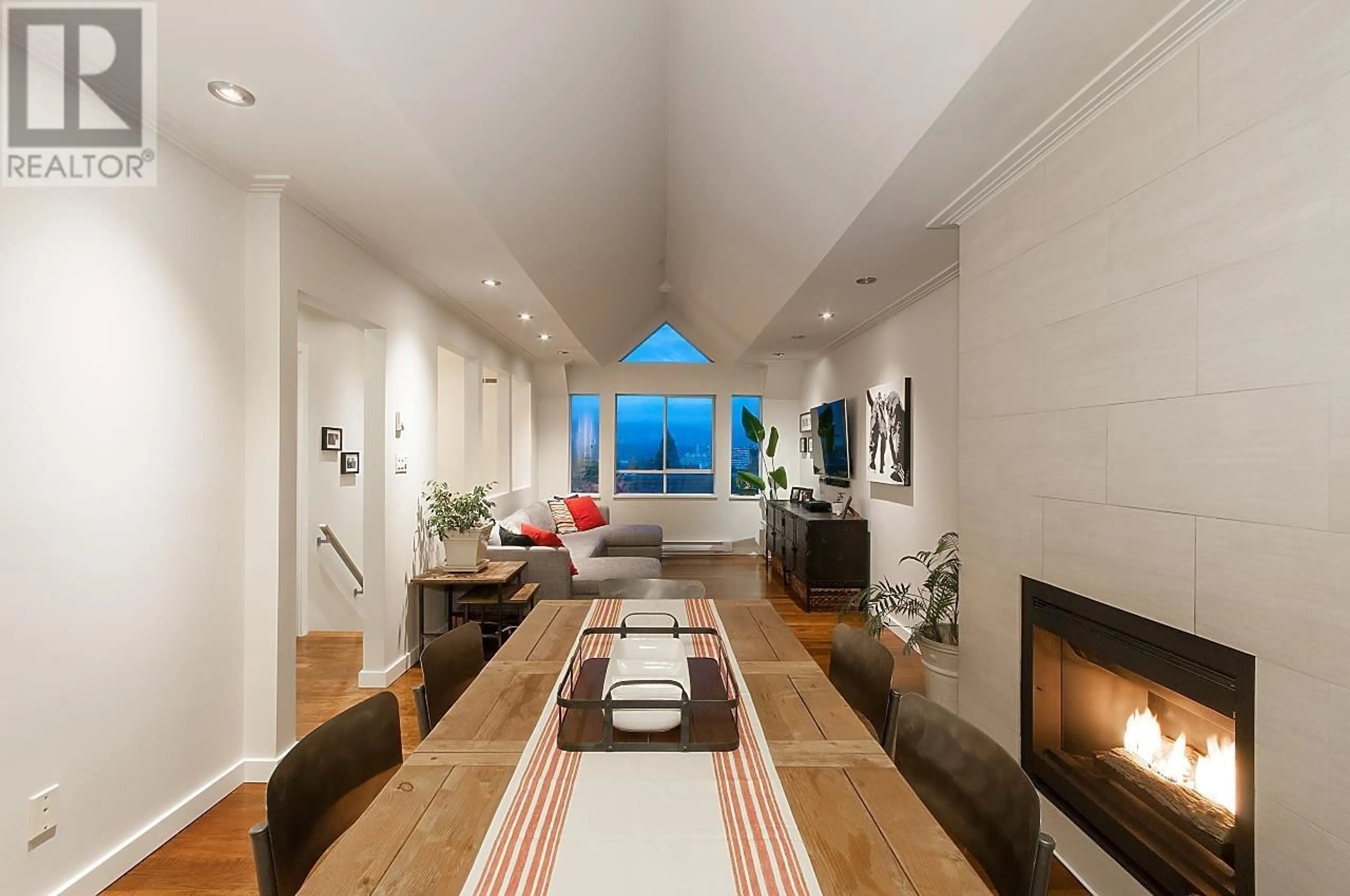 Living room with furniture, unknown for 412 - 1880 6TH AVENUE, Vancouver British Columbia V6J1R6