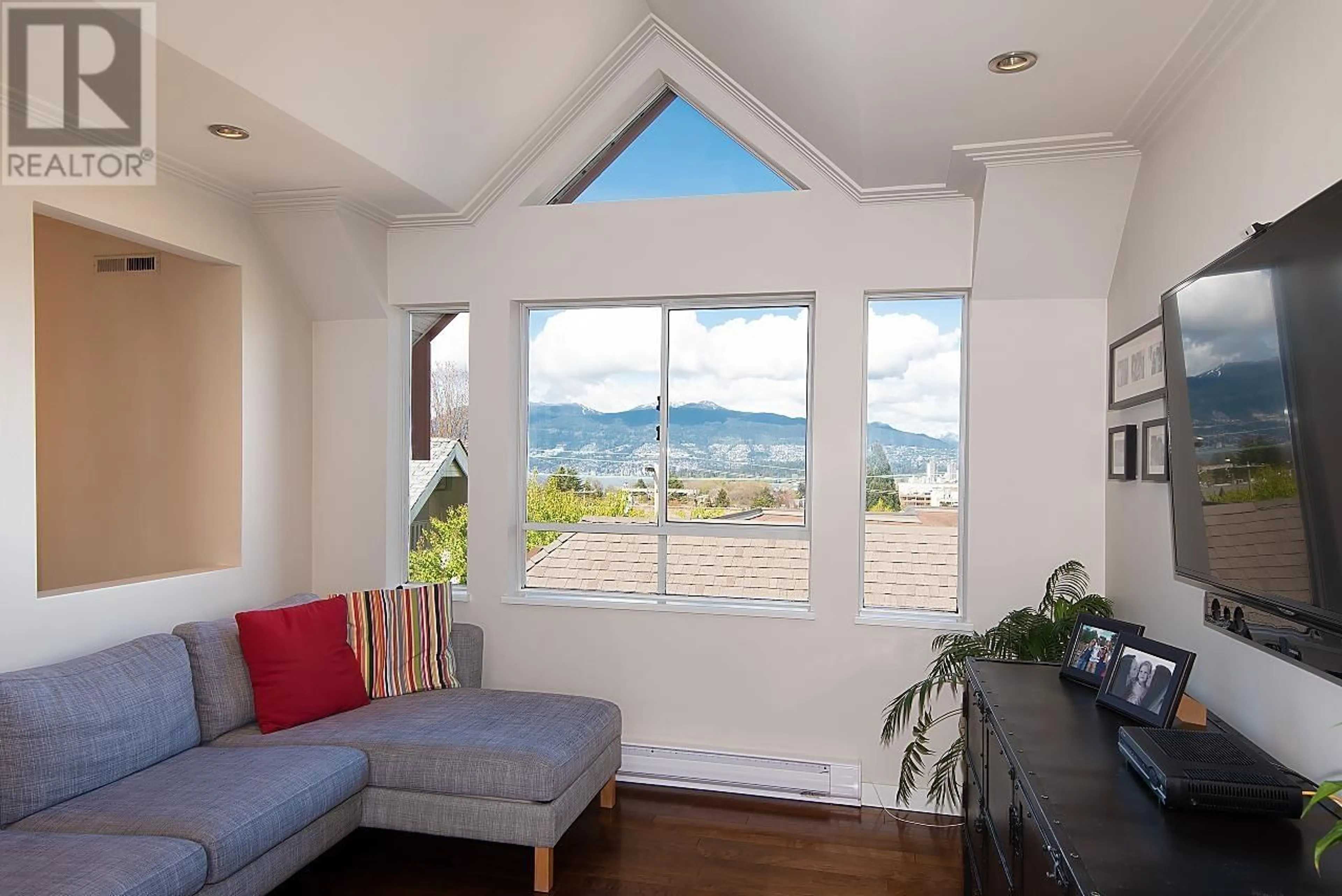 Unknown for 412 - 1880 6TH AVENUE, Vancouver British Columbia V6J1R6