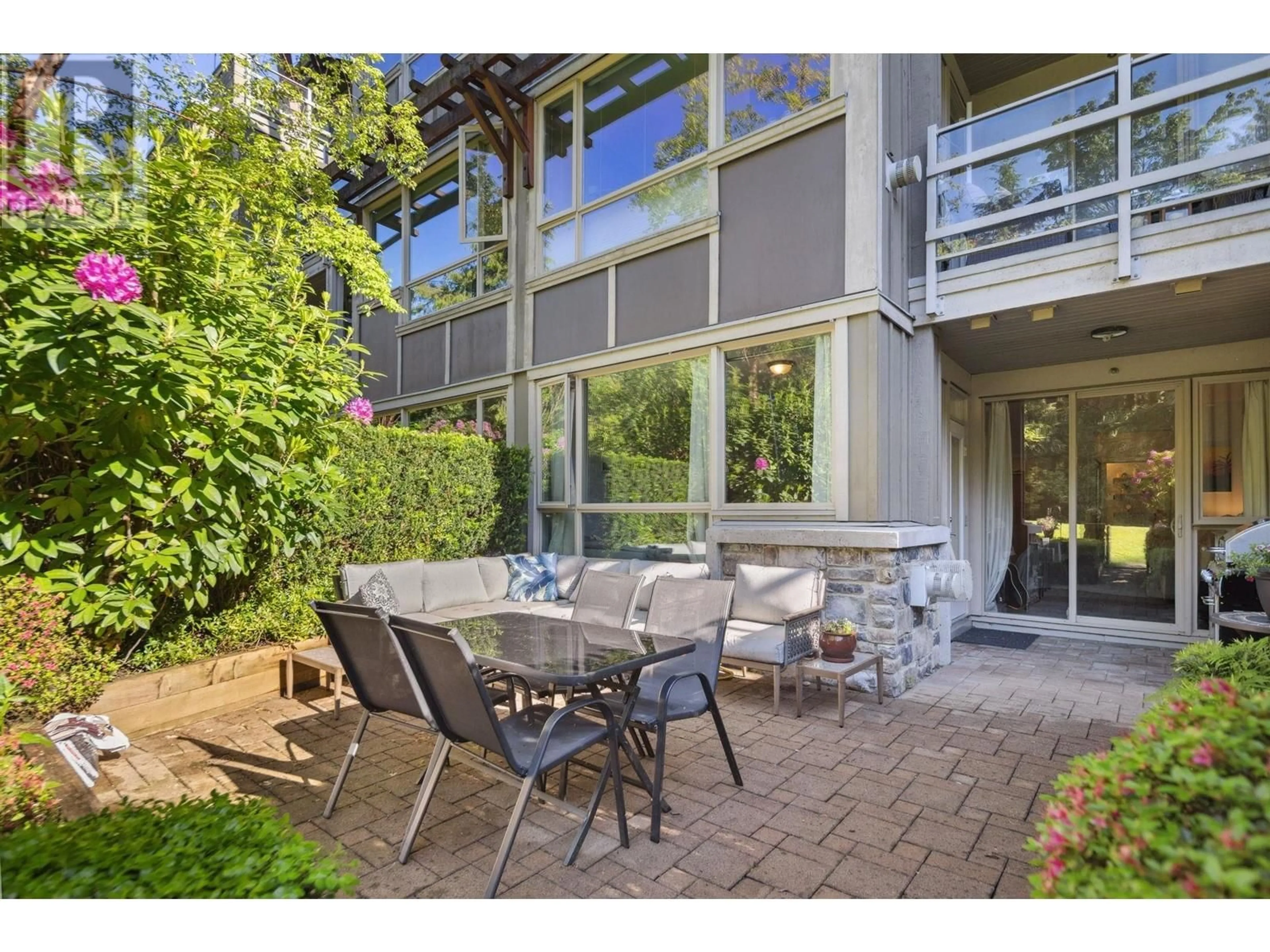 Patio, street for 210 - 560 RAVEN WOODS DRIVE, North Vancouver British Columbia V7V1H1