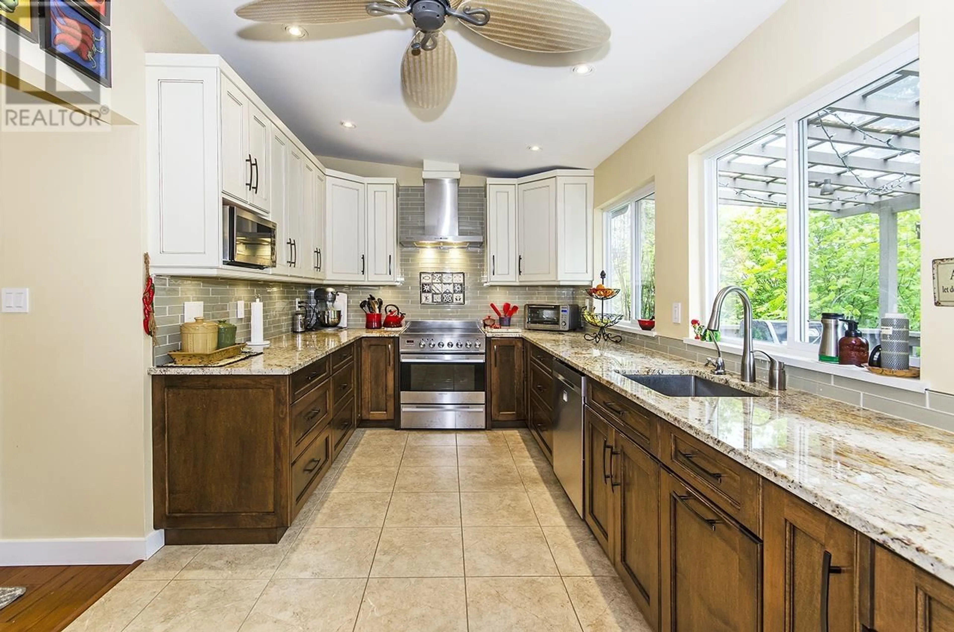 Open concept kitchen, ceramic/tile floor for 2541 CARNATION STREET, North Vancouver British Columbia V7H1H6