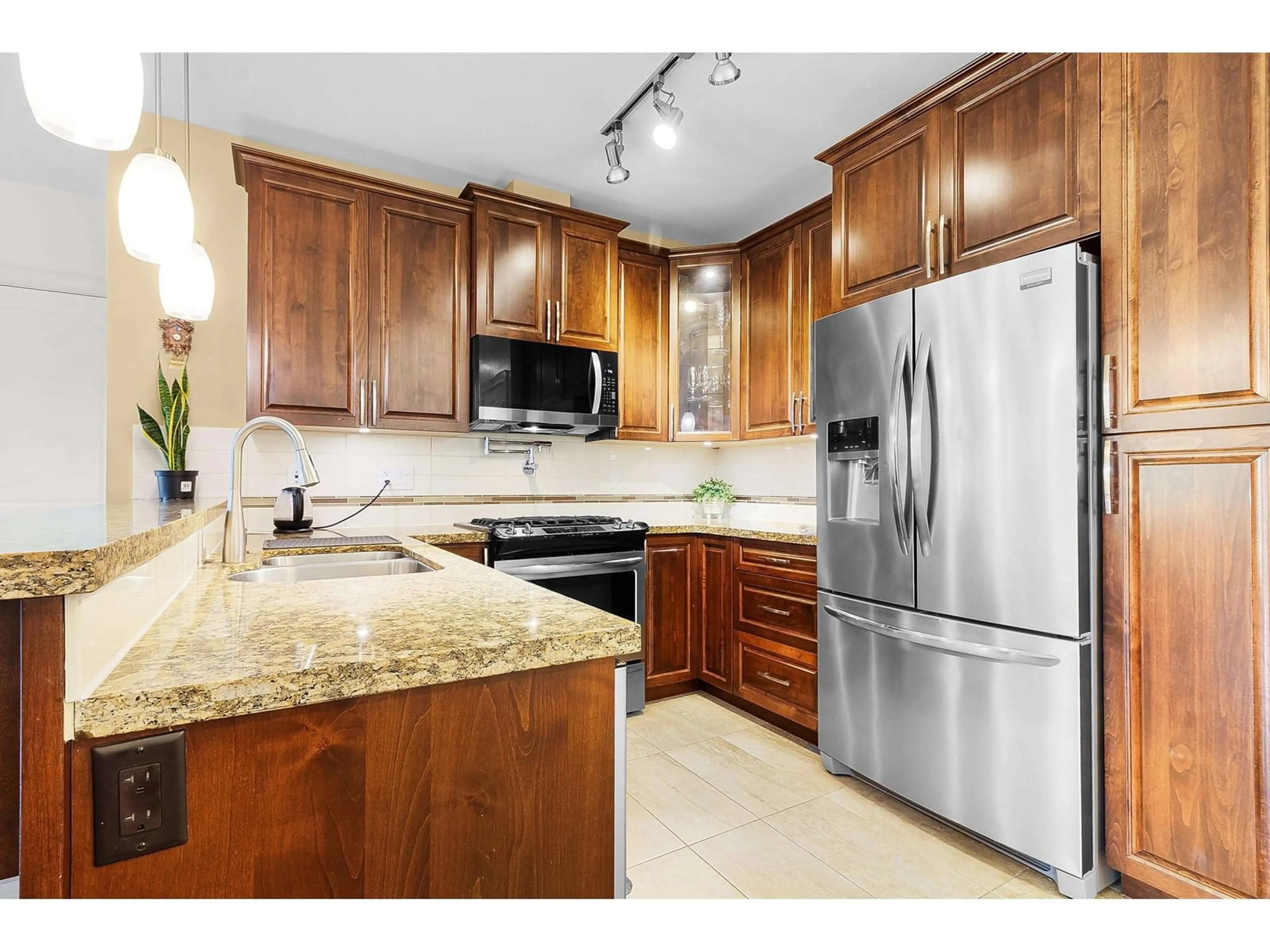 Unknown for 520 - 2860 TRETHEWEY, Abbotsford British Columbia V2T0G5