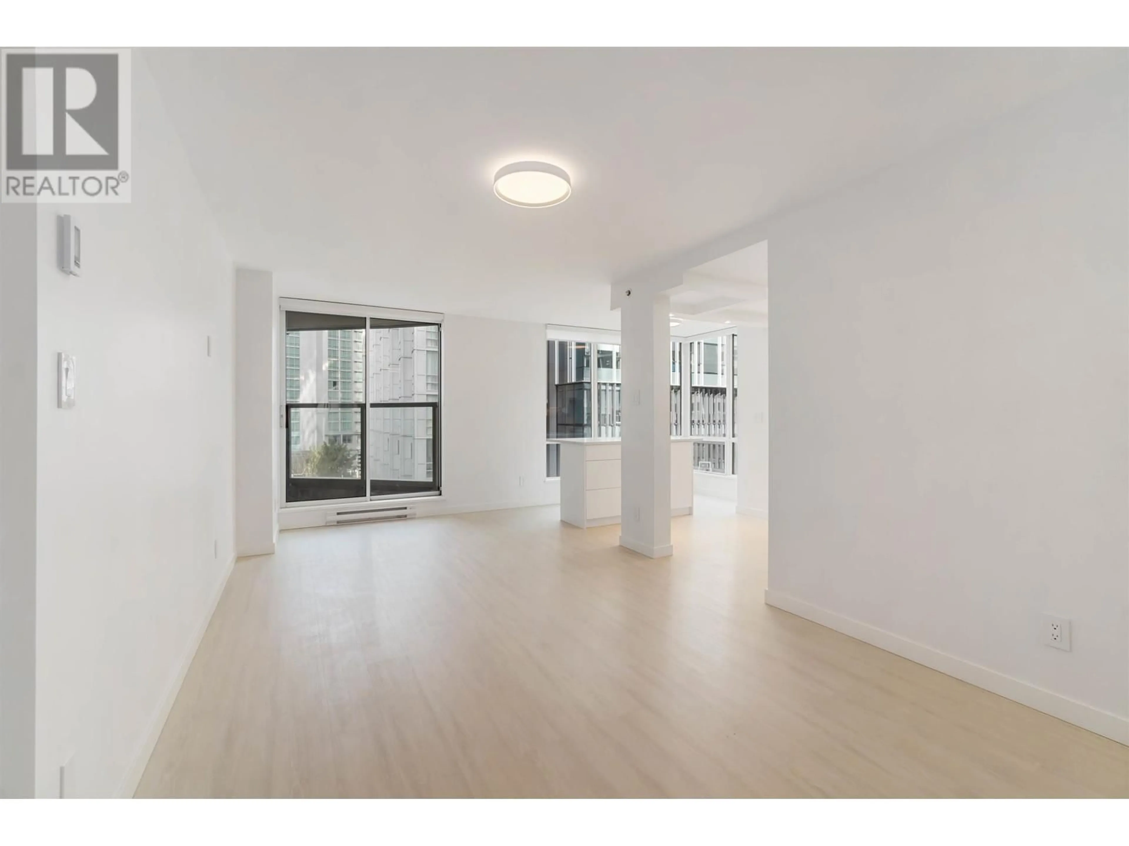 Unknown for 701 - 1166 MELVILLE STREET, Vancouver British Columbia V6E4P5