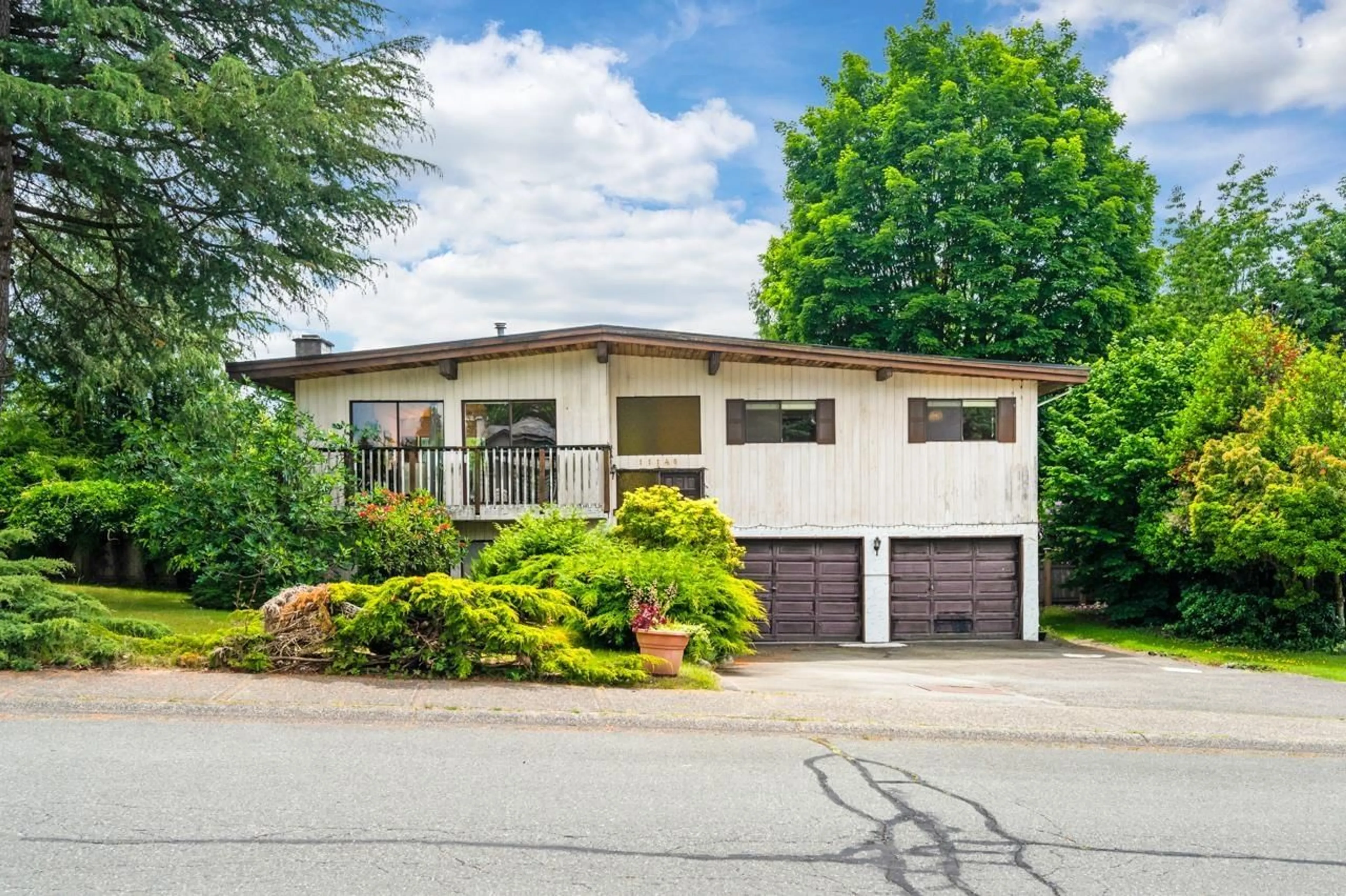 Home with vinyl exterior material, street for 11148 84B, Delta British Columbia V4C3Y8