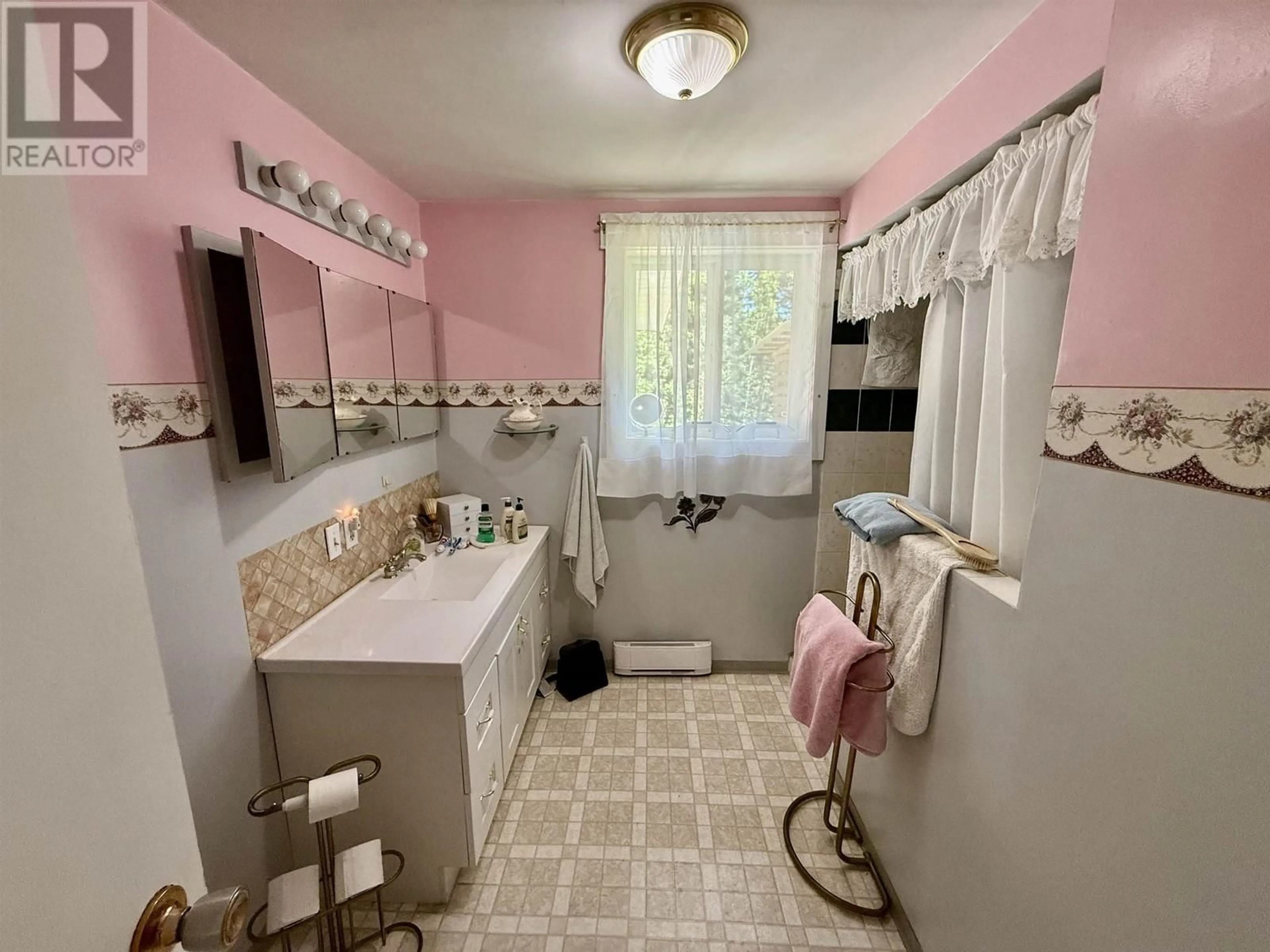 A pic of a room for 6177 LONE BUTTE HORSE LAKE ROAD, Lone Butte British Columbia V0K1X3