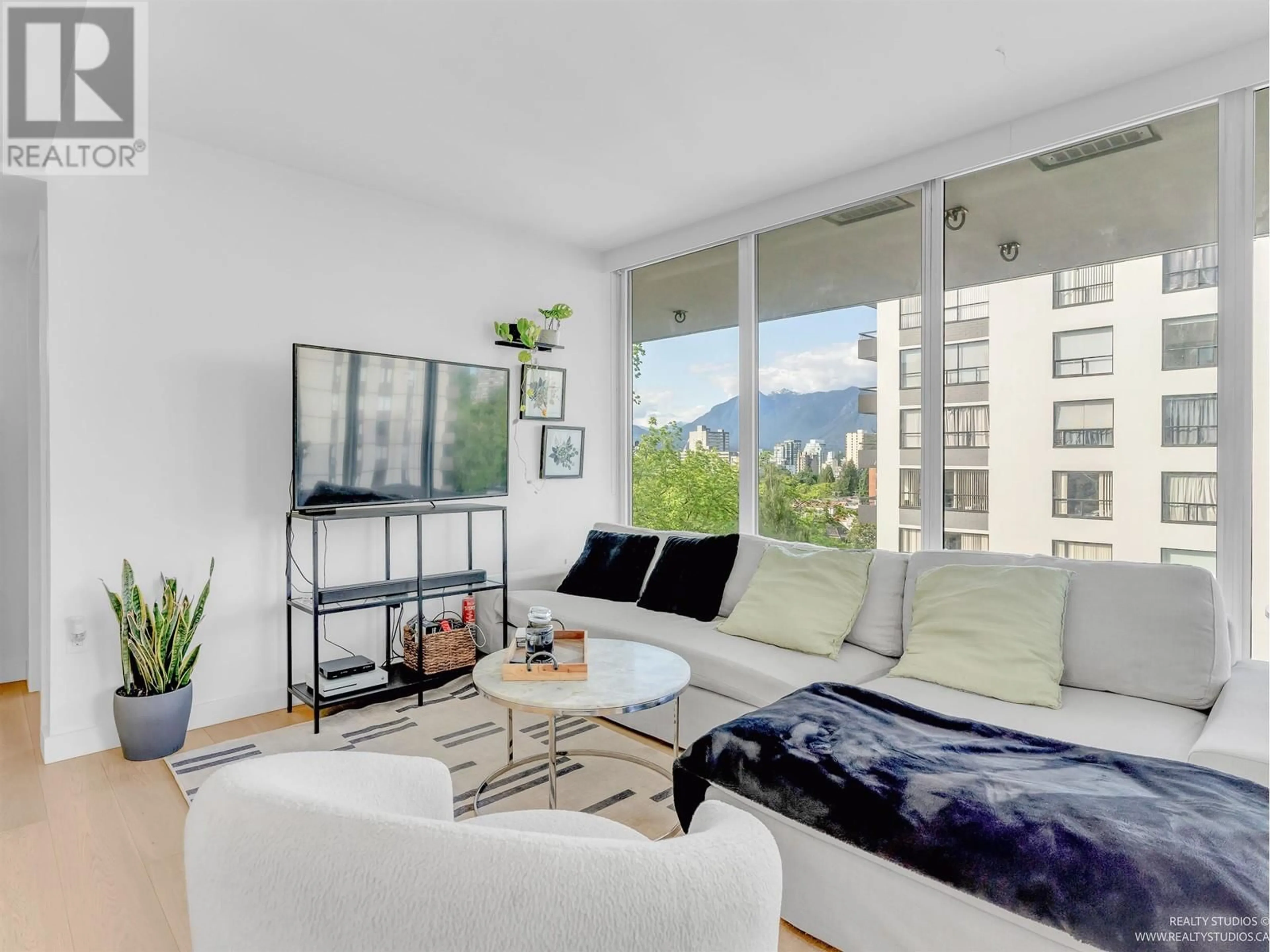 Living room with furniture, unknown for 605 - 1180 BROUGHTON STREET, Vancouver British Columbia V6G2B1