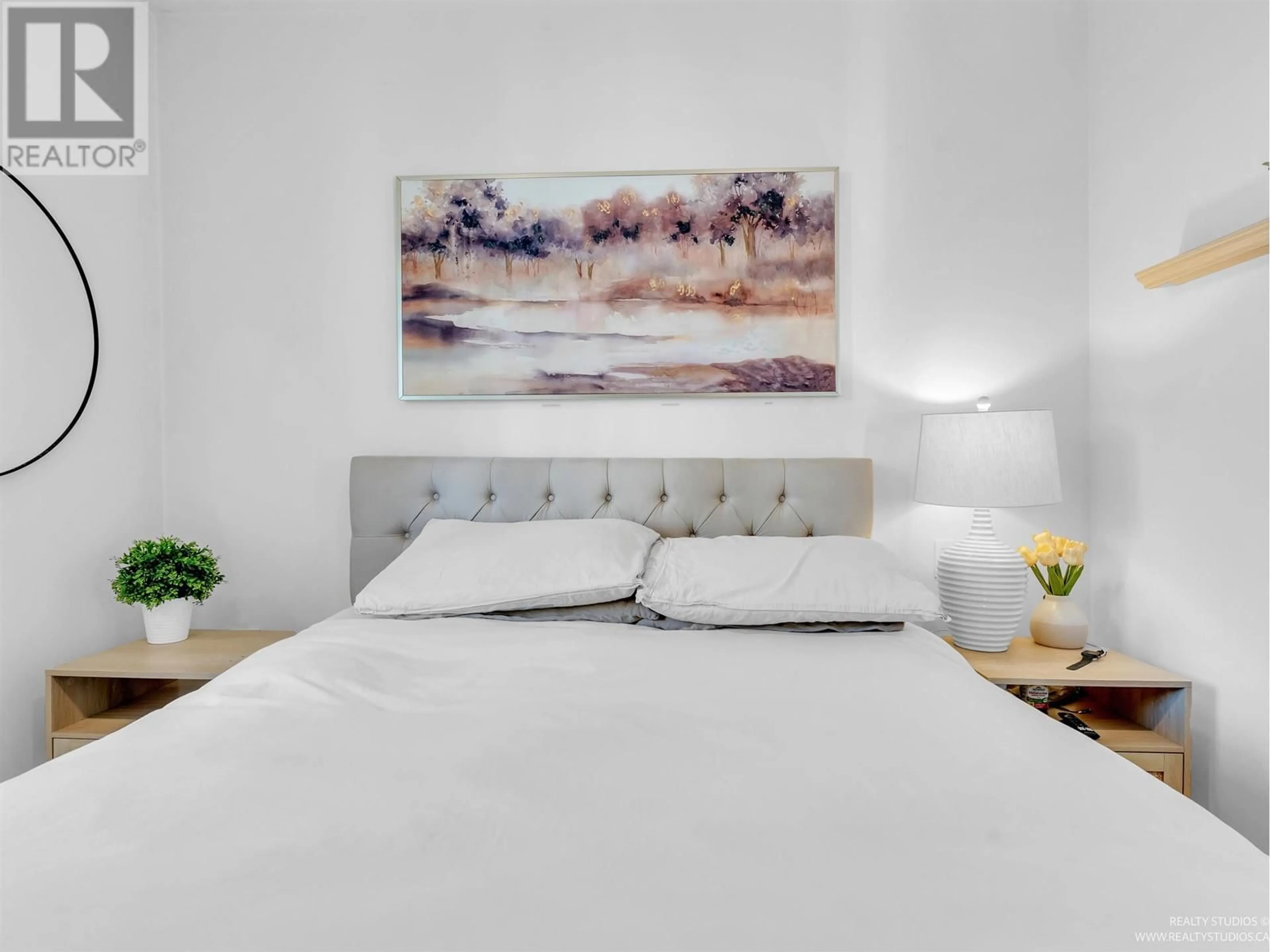 Bedroom with bed, unknown for 605 - 1180 BROUGHTON STREET, Vancouver British Columbia V6G2B1