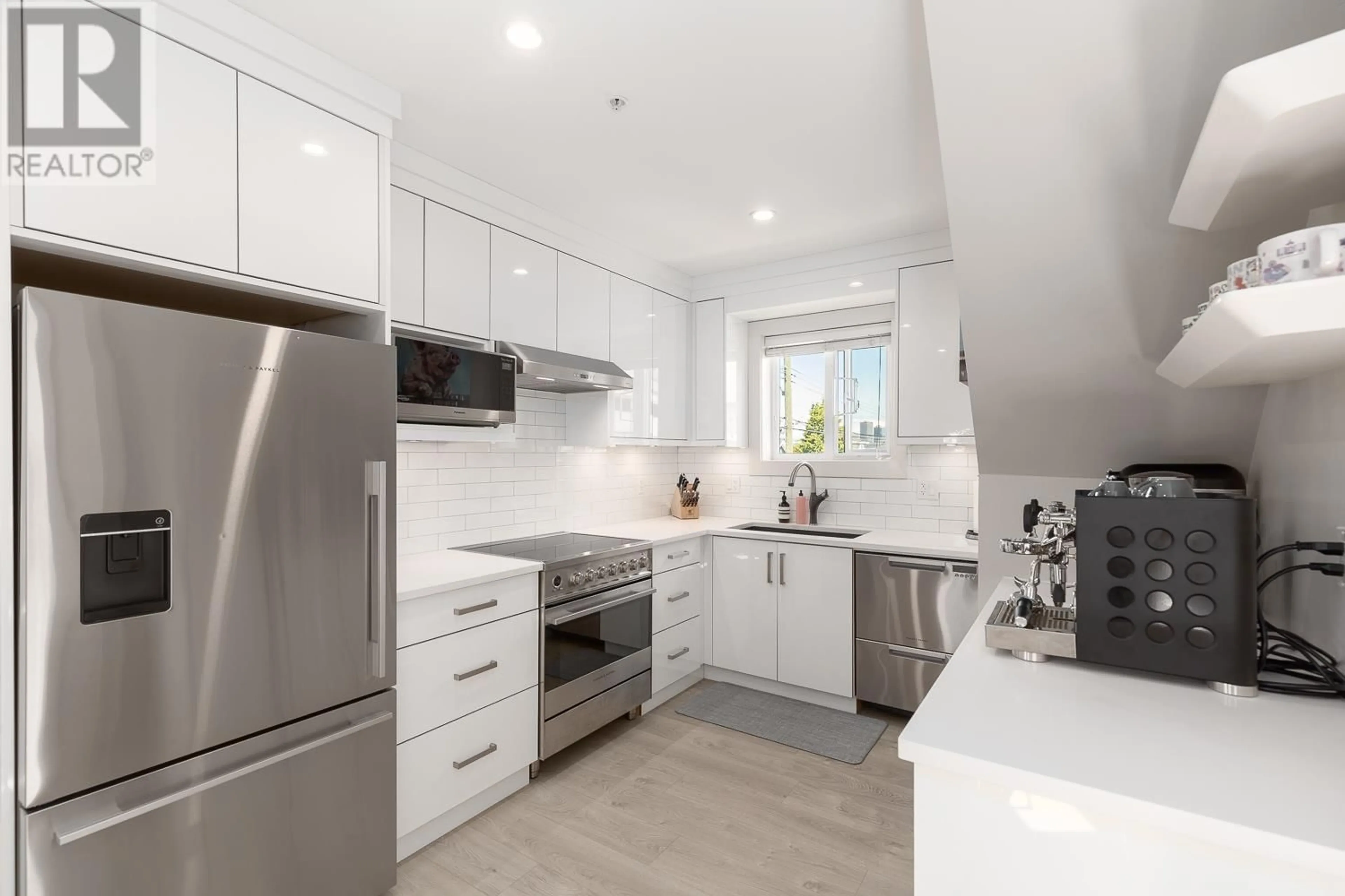 Open concept kitchen, unknown for 2449 40TH AVENUE, Vancouver British Columbia V5R2V6