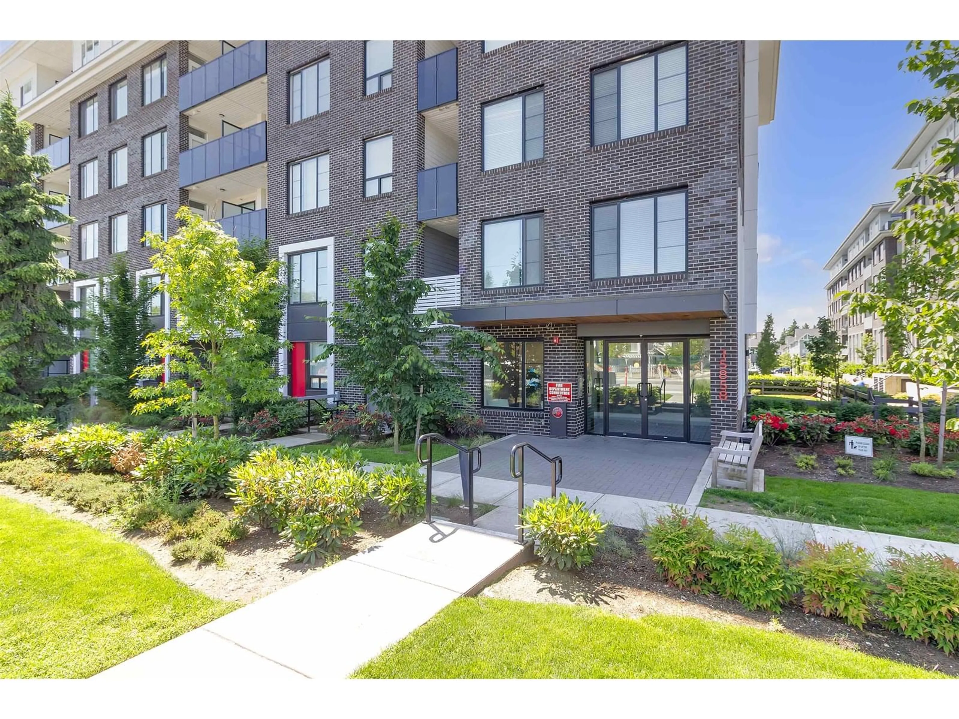 Unknown for 114 - 15858 FRASER, Surrey British Columbia V4N6X4