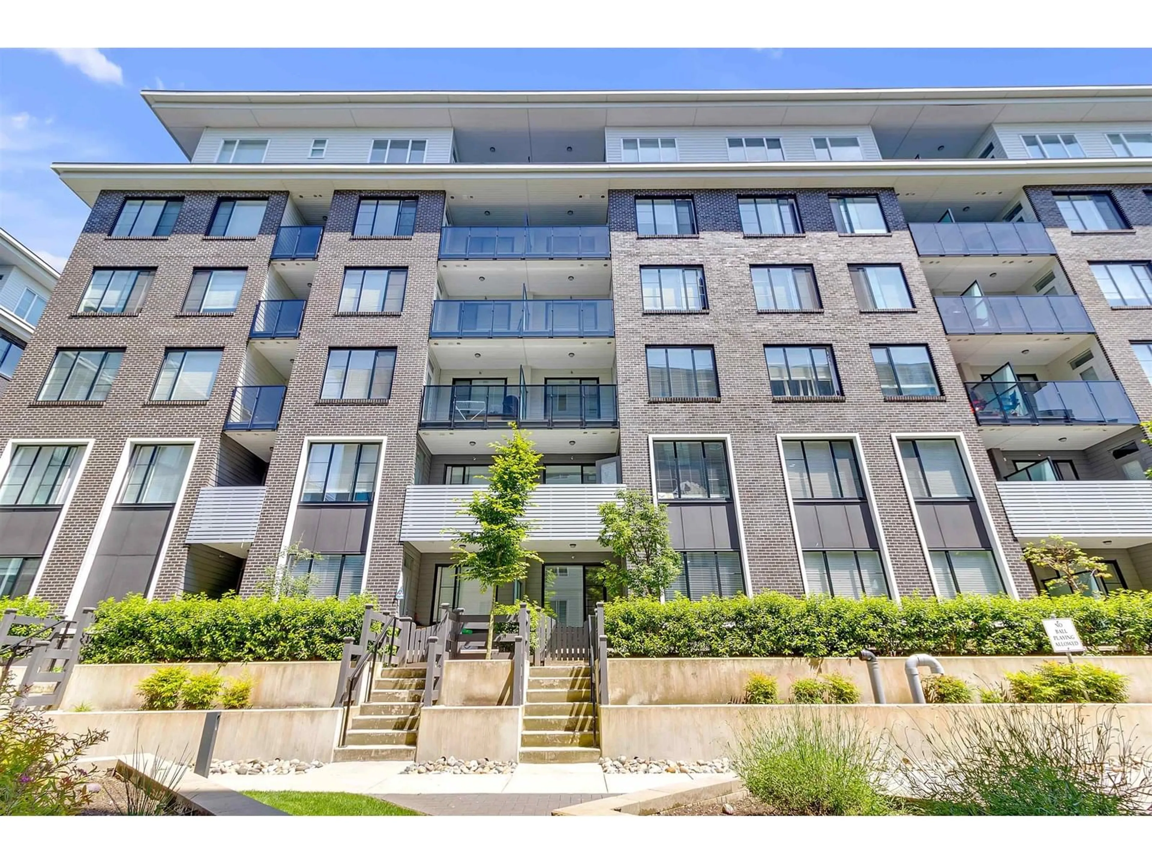 Unknown for 114 - 15858 FRASER, Surrey British Columbia V4N6X4