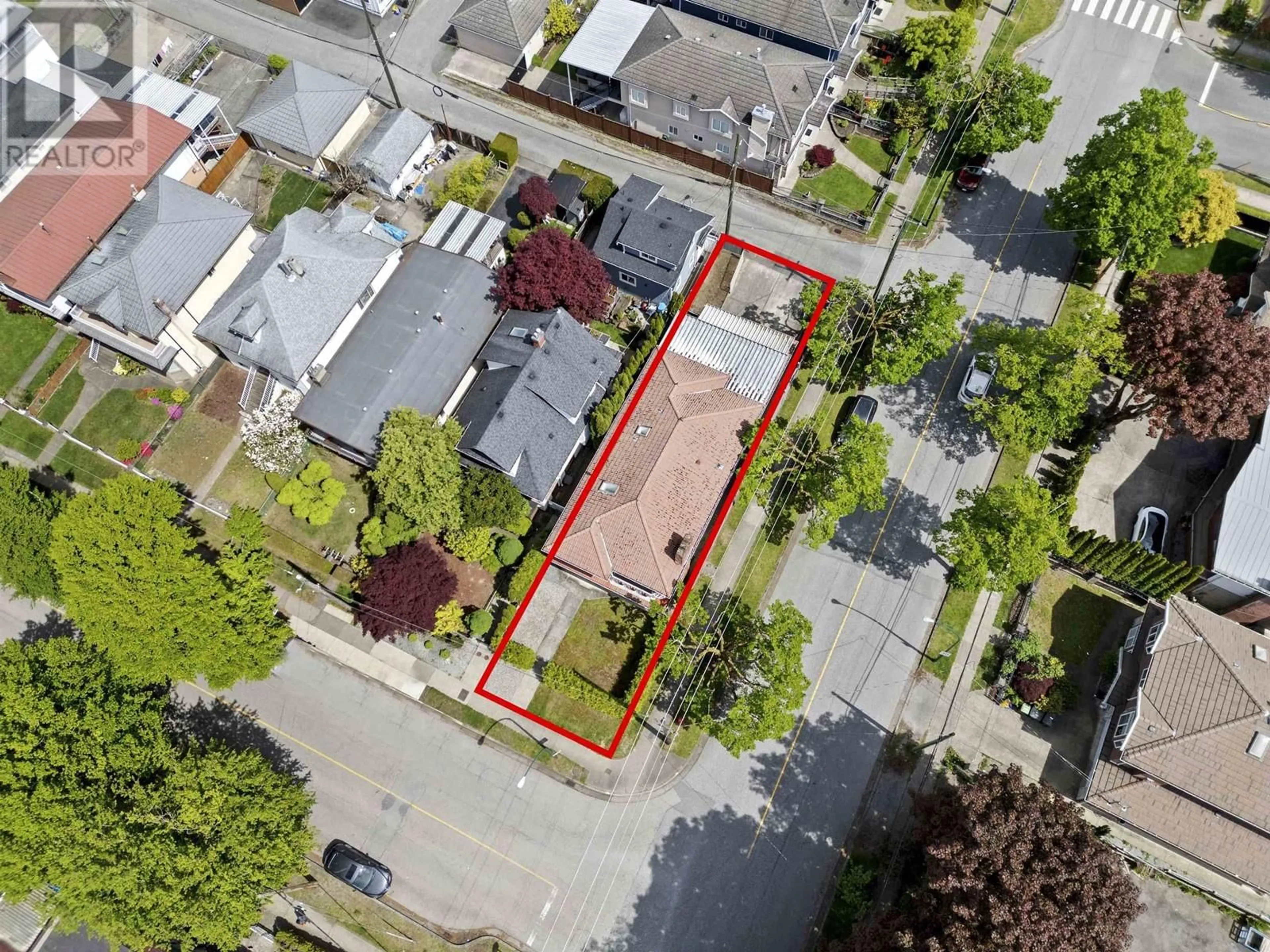 A pic from outside/outdoor area/front of a property/back of a property/a pic from drone, street for 5990 JOYCE STREET, Vancouver British Columbia V5R4J2