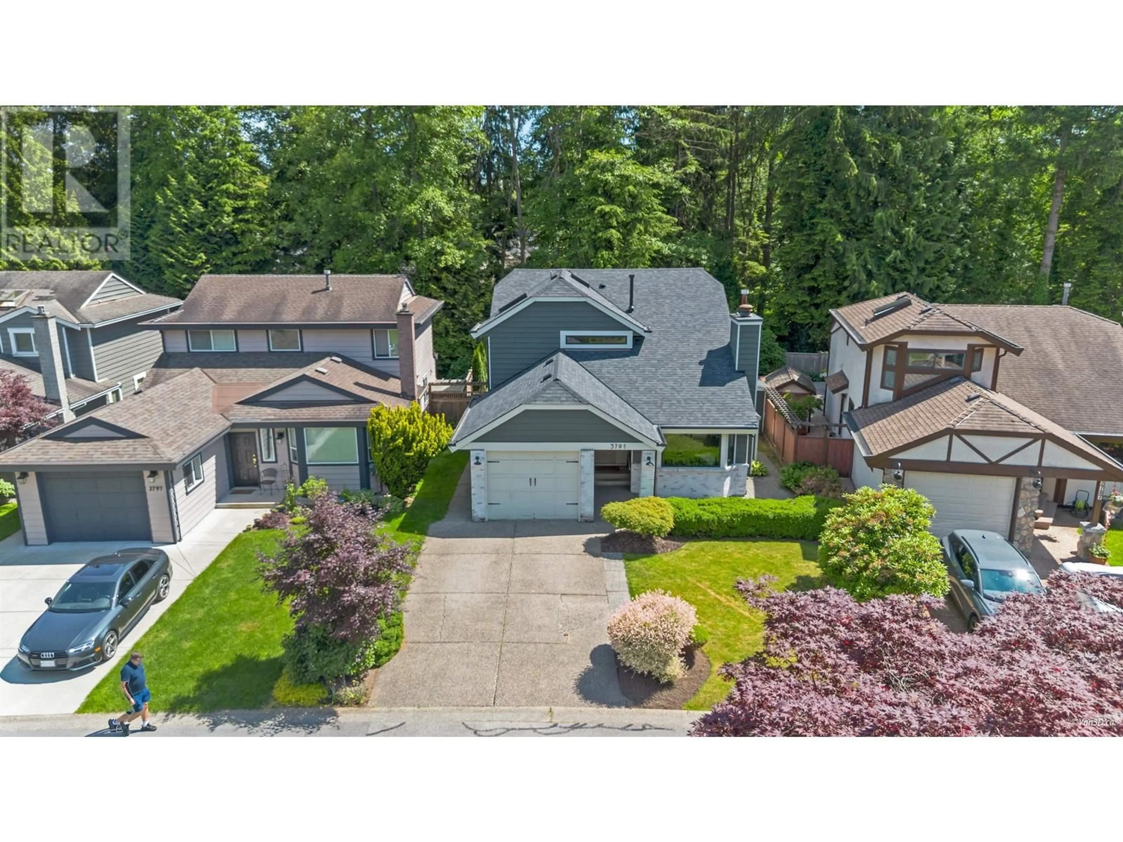 A pic from outside/outdoor area/front of a property/back of a property/a pic from drone, street for 3791 HAMBER PLACE, North Vancouver British Columbia V7G2K1