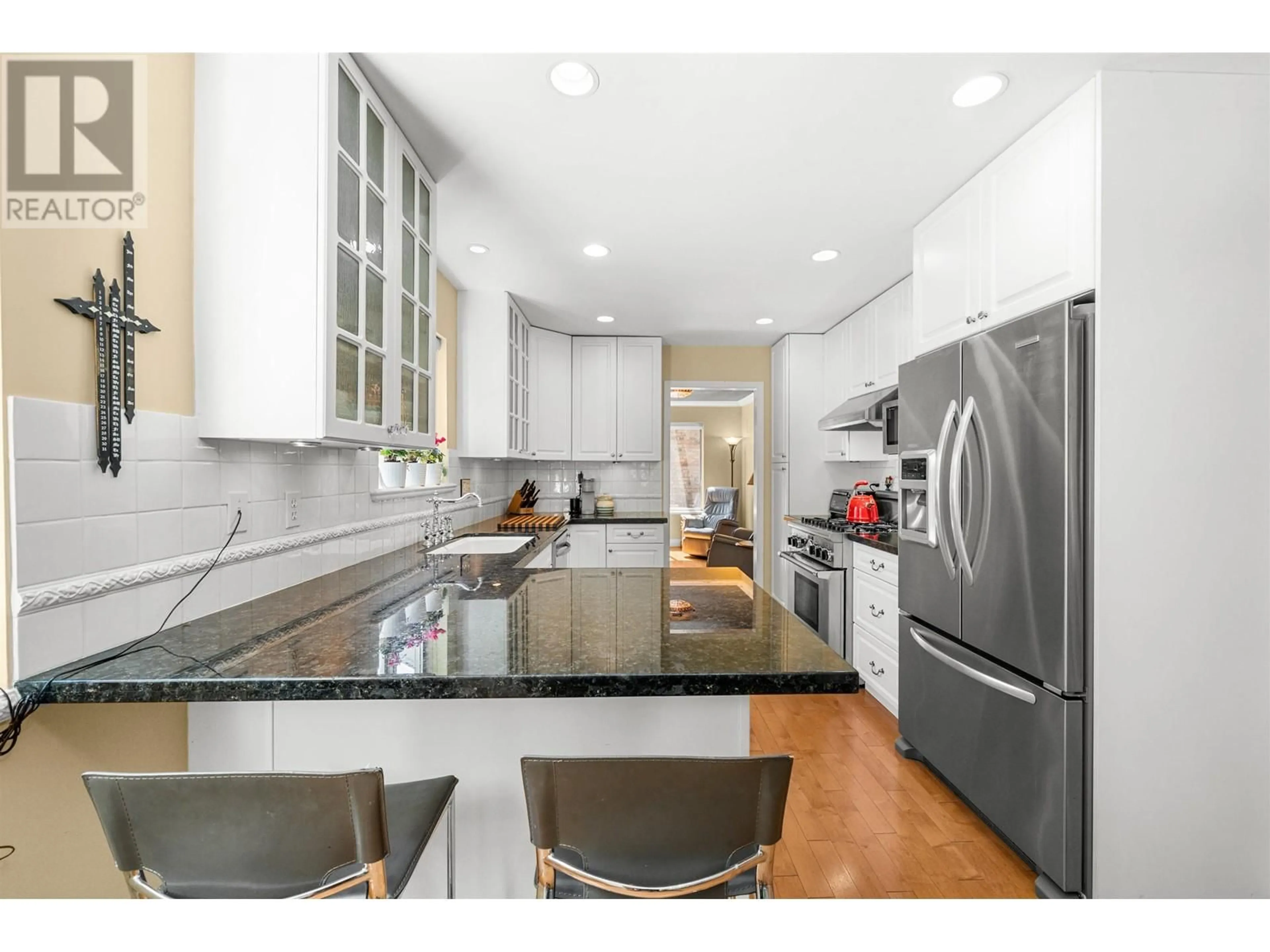 Open concept kitchen, ceramic/tile floor for 22 - 72 JAMIESON COURT, New Westminster British Columbia V3L5R6