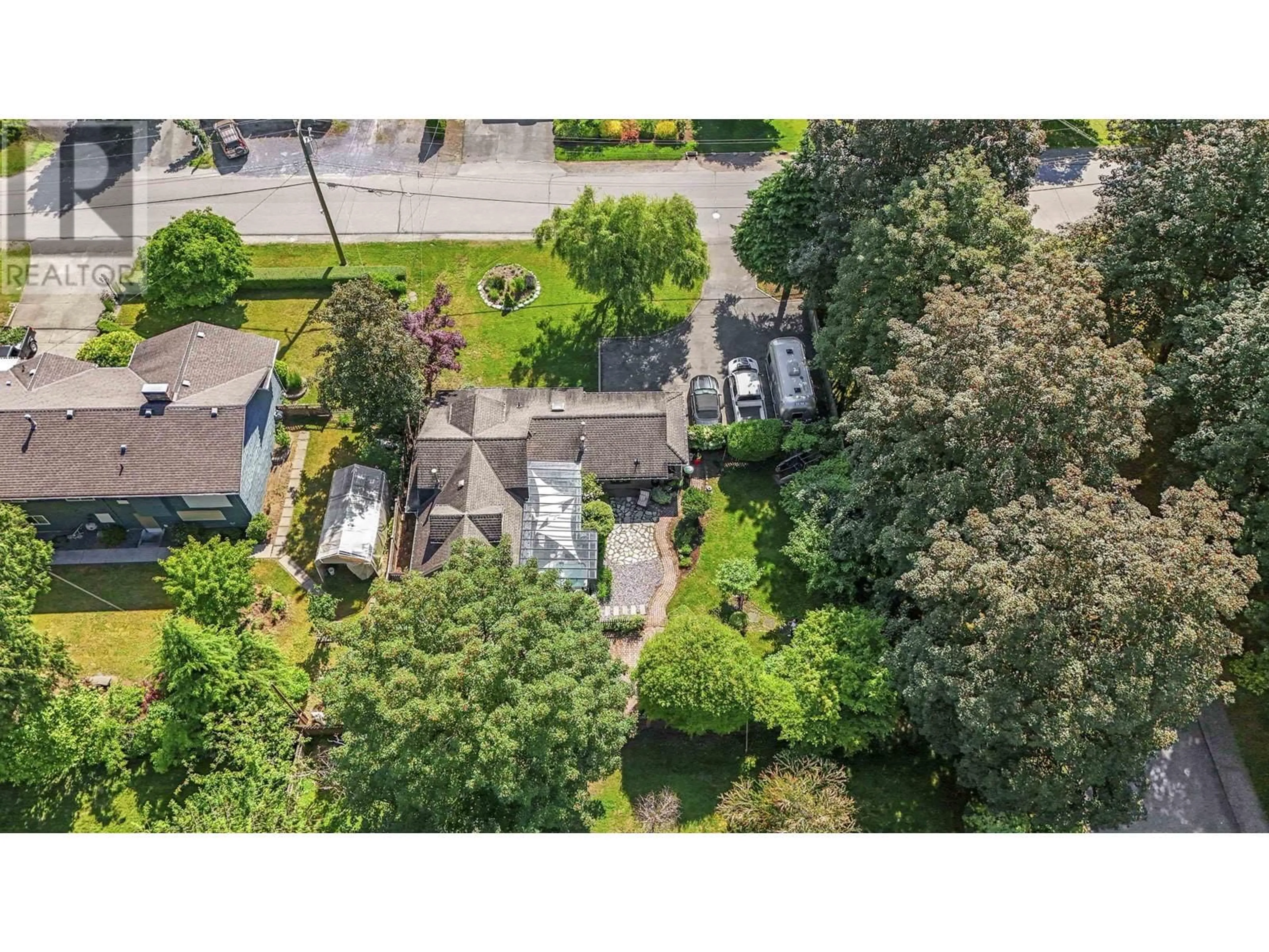A pic from outside/outdoor area/front of a property/back of a property/a pic from drone, street for 12239 SKILLEN STREET, Maple Ridge British Columbia V2X4X4