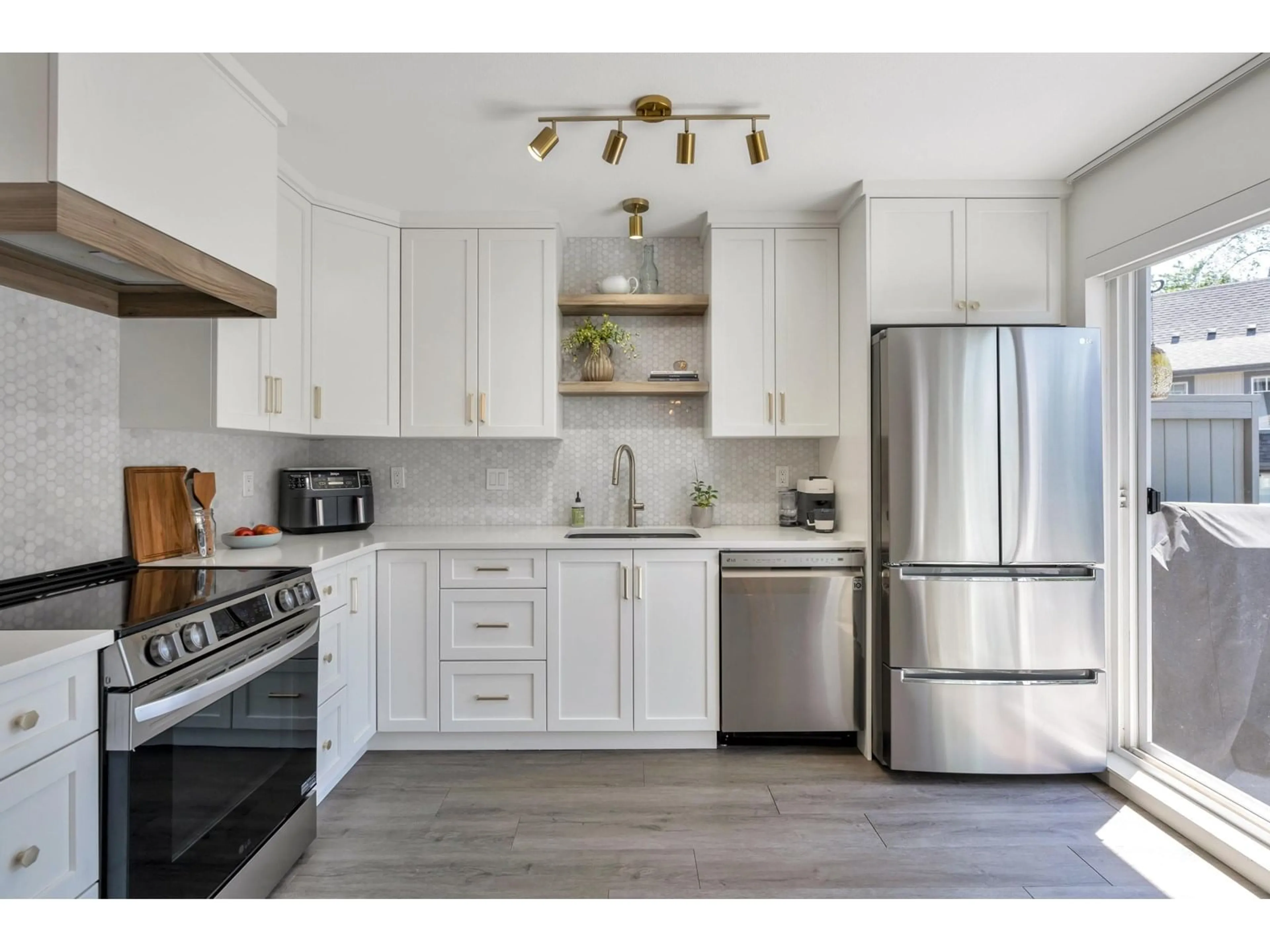 Open concept kitchen, unknown for 16 - 20038 70, Langley British Columbia V2Y0B4
