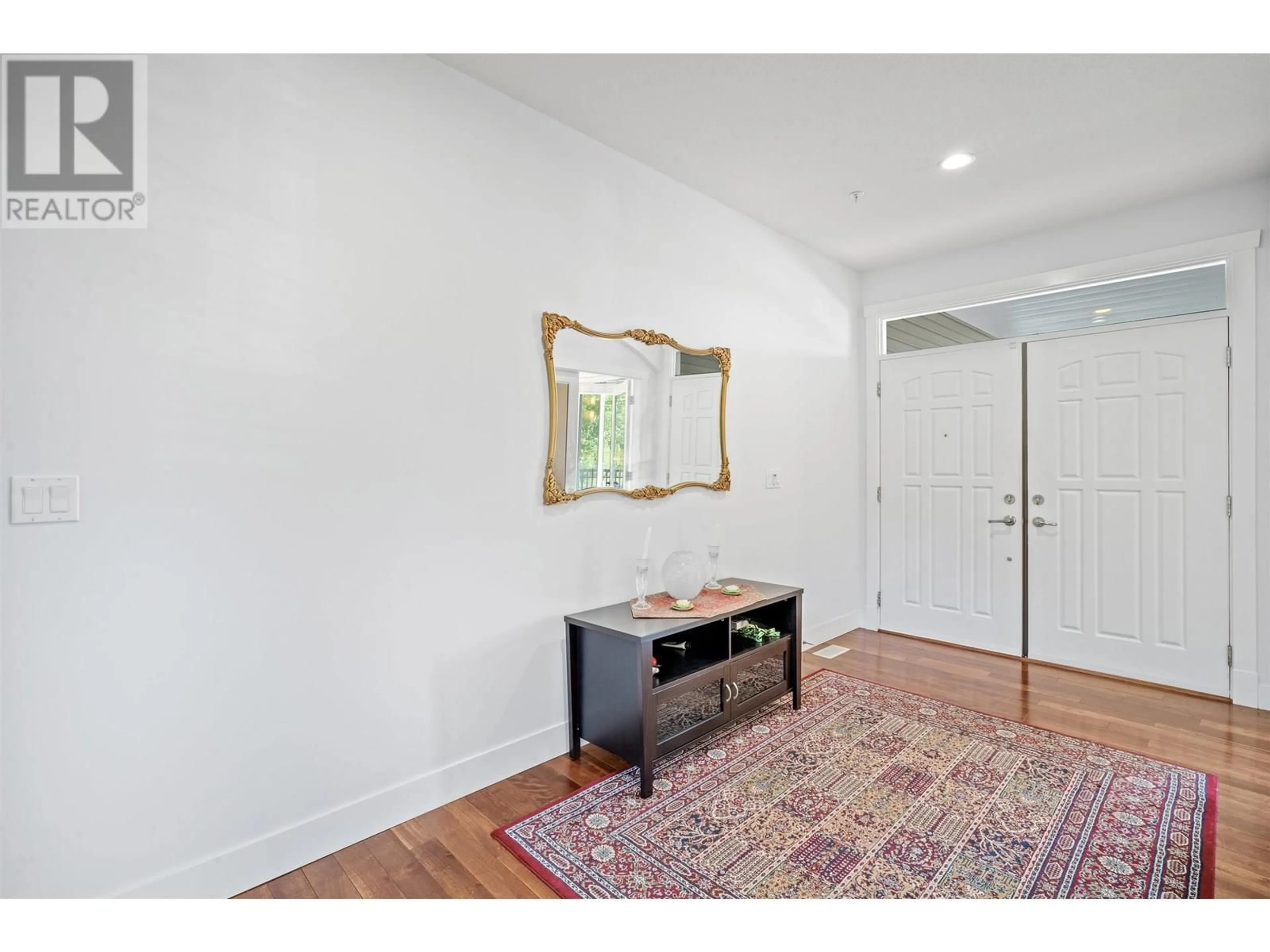 Indoor entryway for 10588 245 STREET, Maple Ridge British Columbia V2W0A2