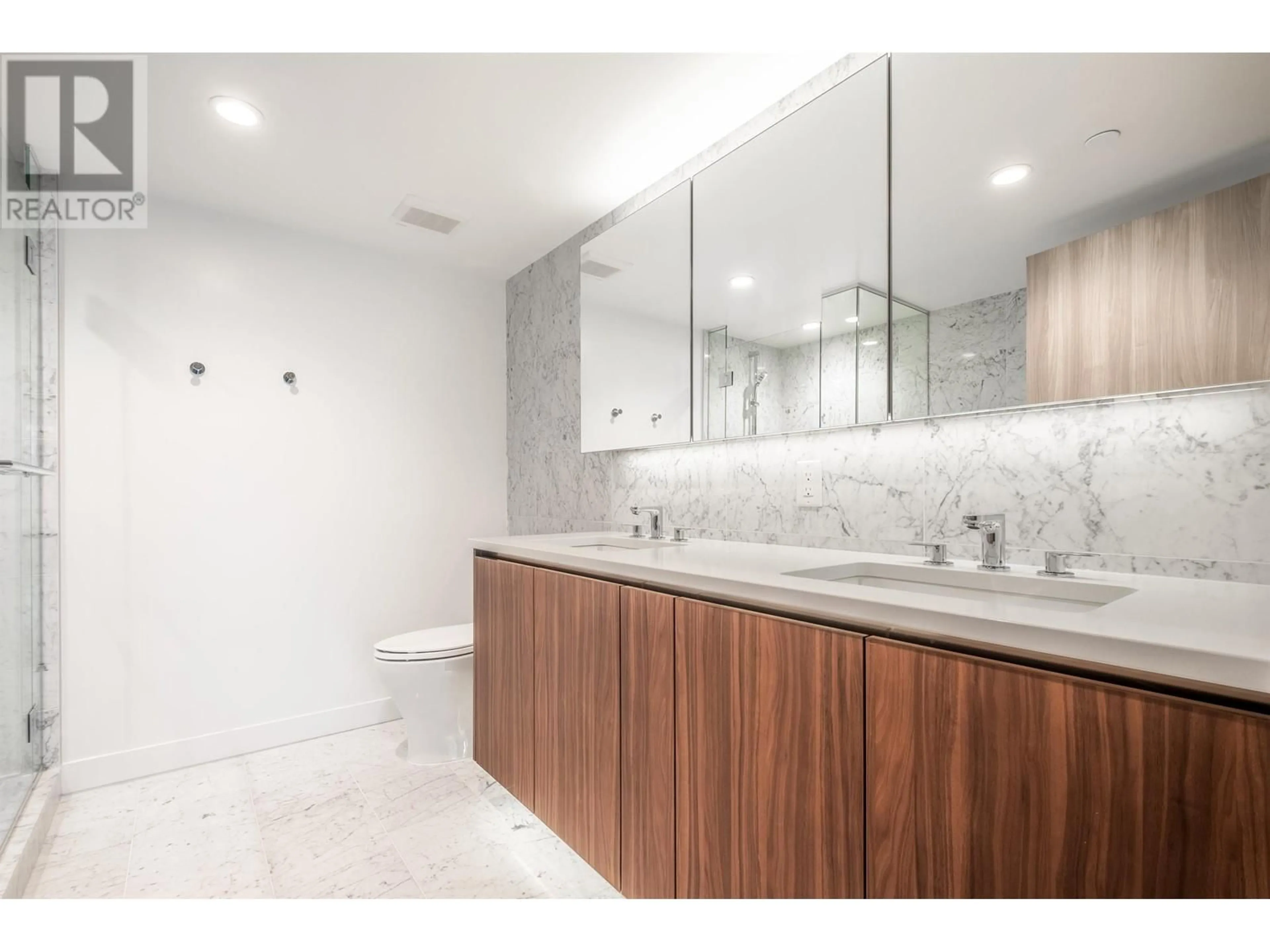 Contemporary bathroom, ceramic/tile floor for 1013 - 1768 COOK STREET, Vancouver British Columbia V5Y0N3