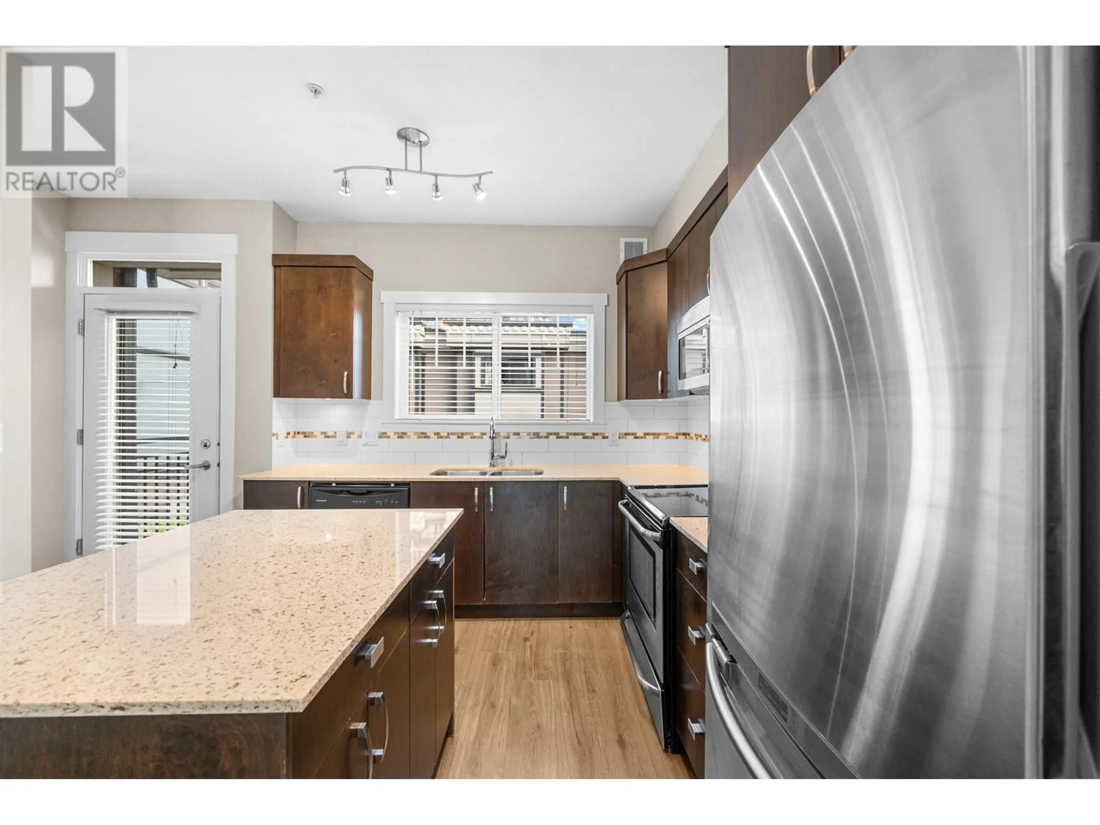 Open concept kitchen, unknown for 7 - 838 ROYAL AVENUE, New Westminster British Columbia V3M1J9
