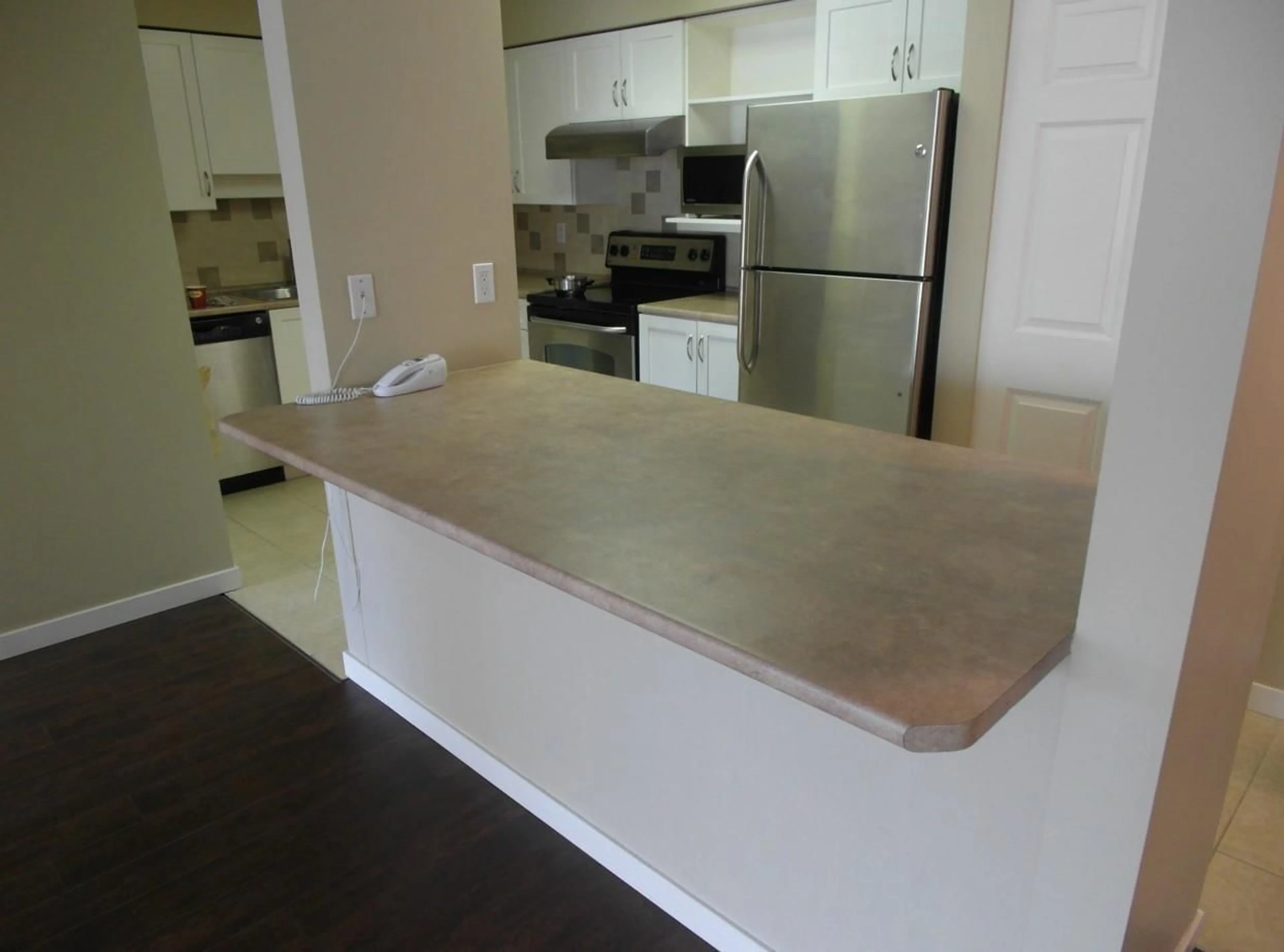 Standard kitchen, unknown for 504 - 2700 MCCALLUM, Abbotsford British Columbia V2S6X9