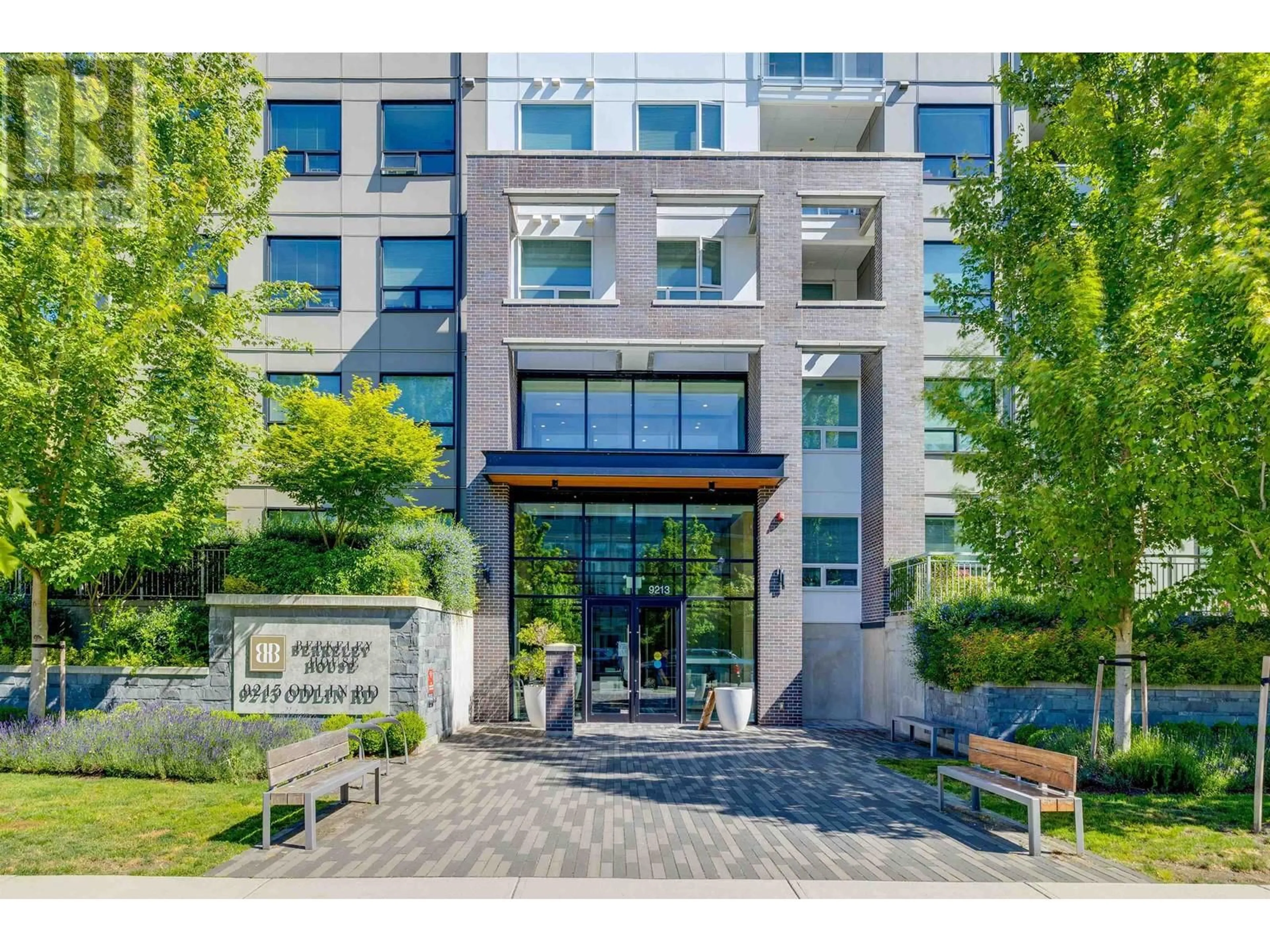 Indoor foyer for 420 - 9213 ODLIN ROAD, Richmond British Columbia V6X0V5