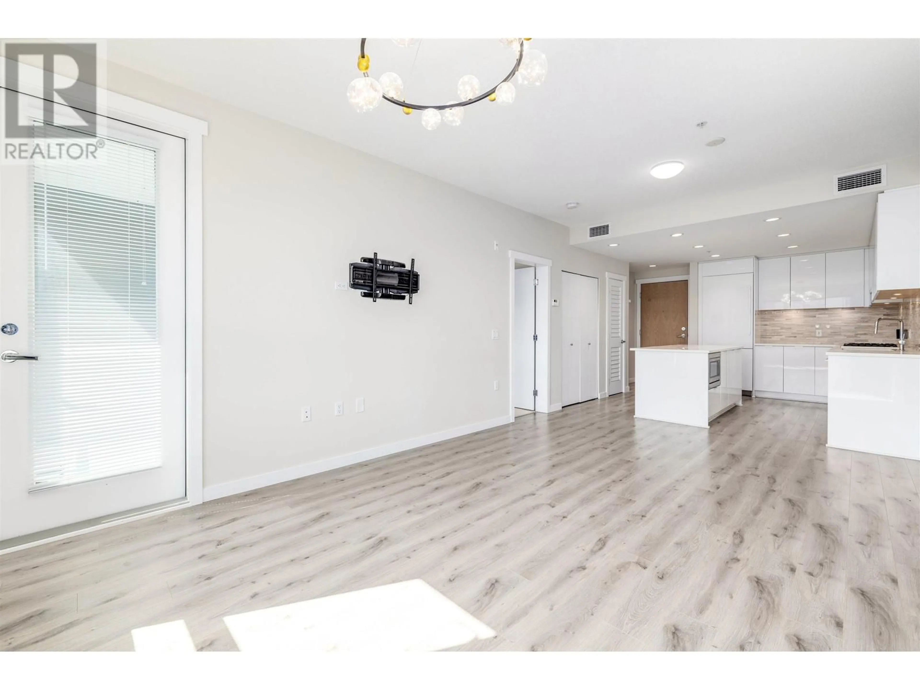 A pic of a room for 420 - 9213 ODLIN ROAD, Richmond British Columbia V6X0V5