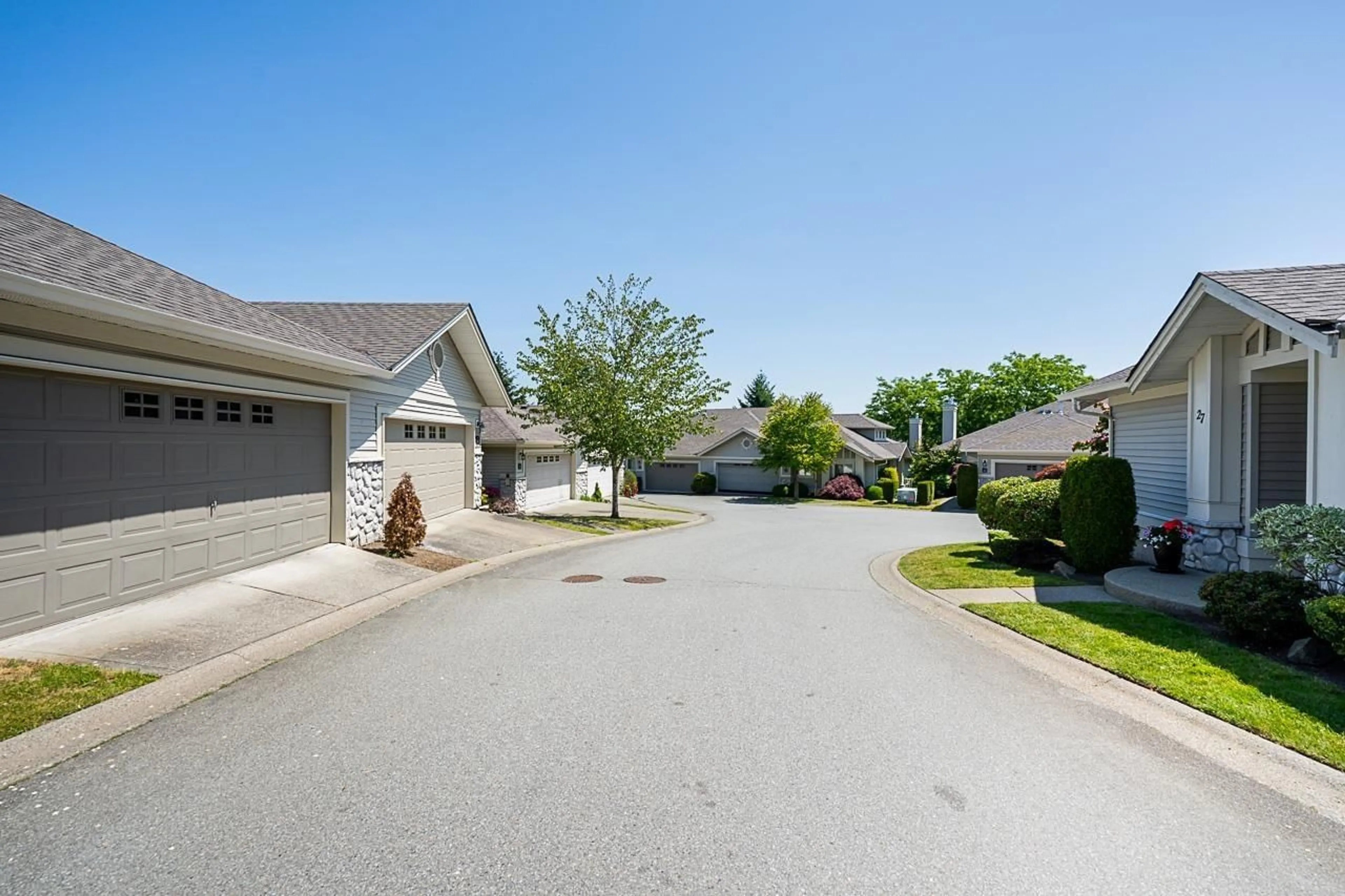 Unknown for 4 - 16888 80, Surrey British Columbia V4N5A1