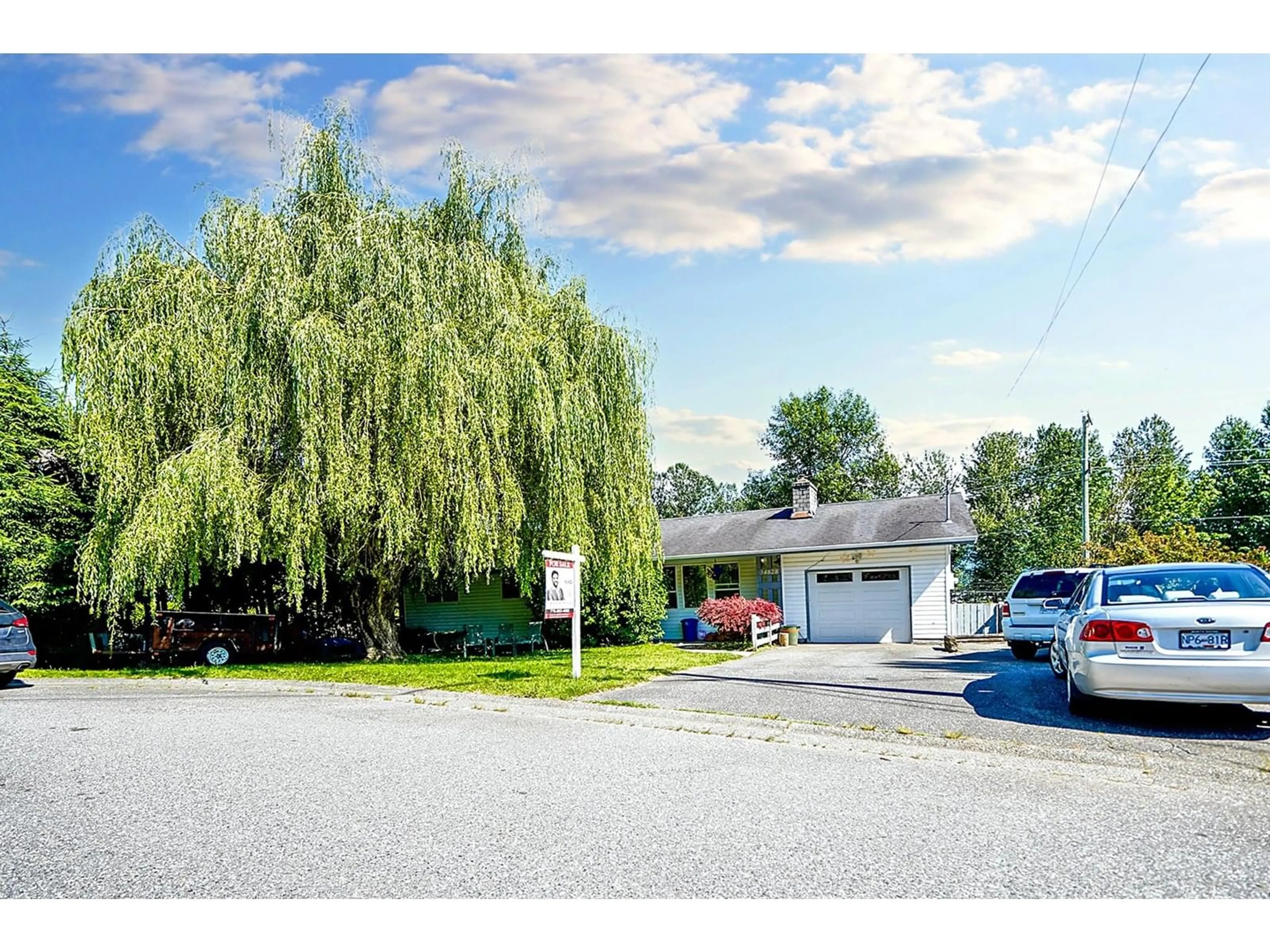 A pic from outside/outdoor area/front of a property/back of a property/a pic from drone, street for 34828 BRIENT, Mission British Columbia V2V6R8