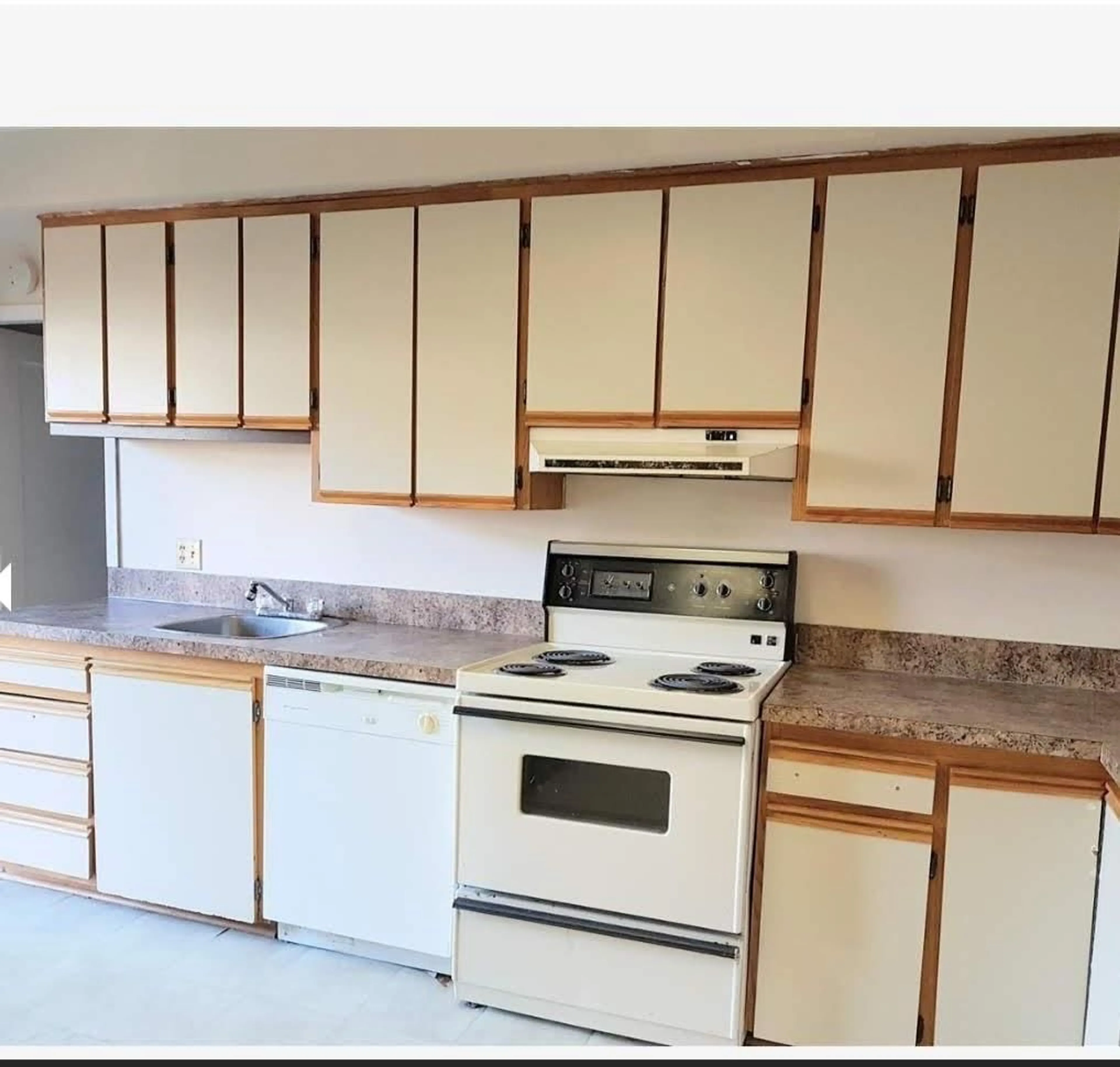 Standard kitchen, wood/laminate floor for 9550 YOUNG ROAD, Chilliwack British Columbia V2P4S8