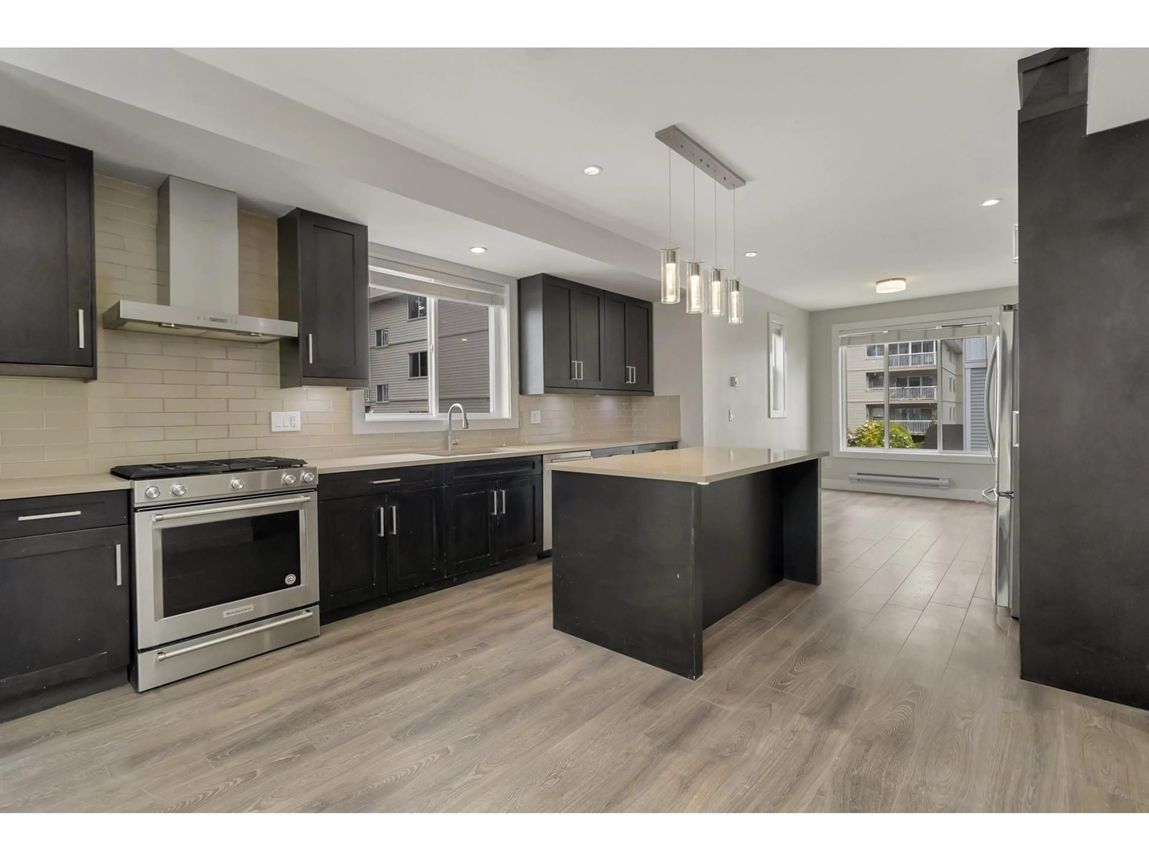 Open concept kitchen, unknown for 8 - 32043 MT WADDINGTON, Abbotsford British Columbia V2T0H1