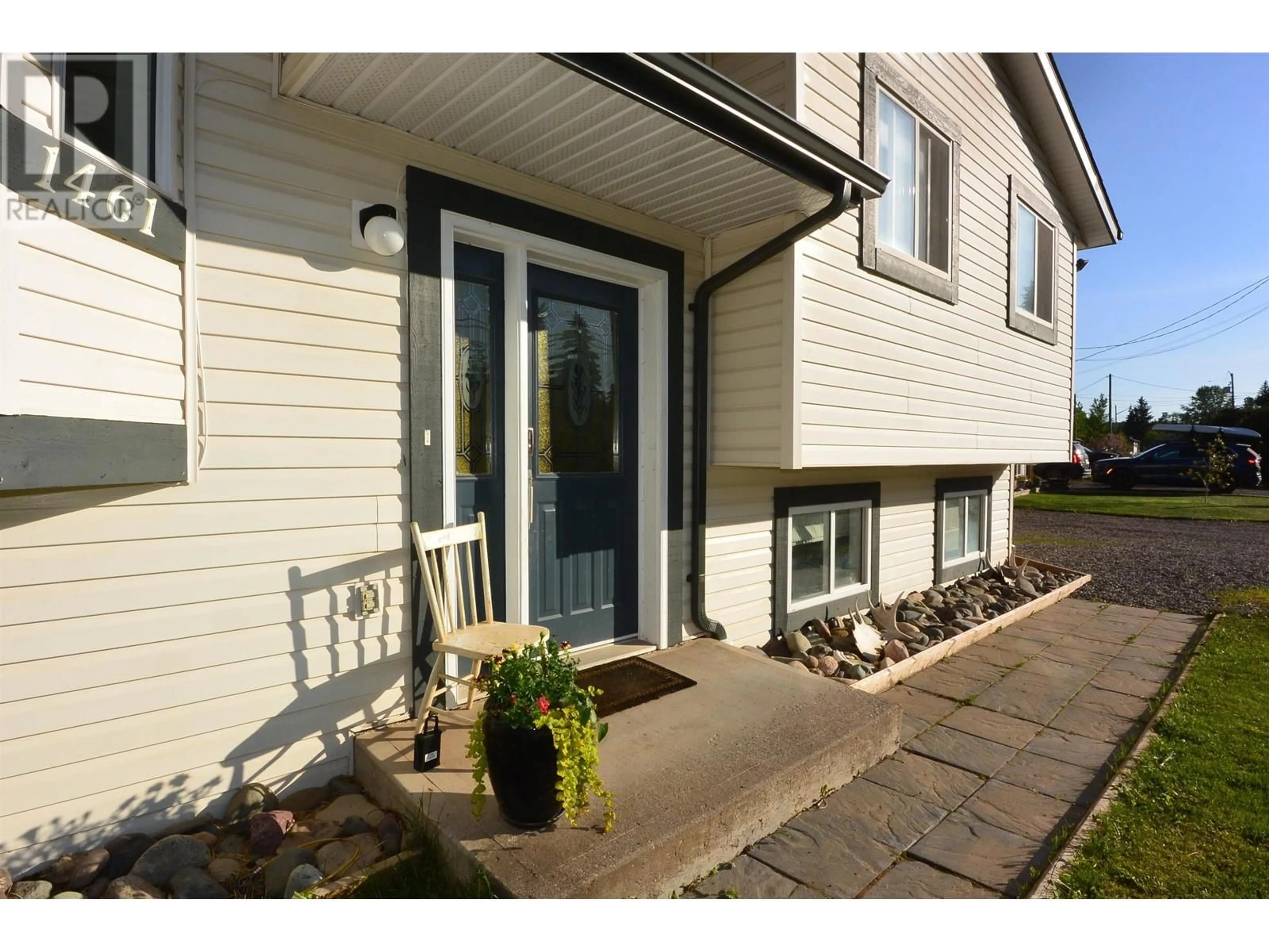 Indoor entryway for 1461 WILLOW STREET, Telkwa British Columbia V0J2X0