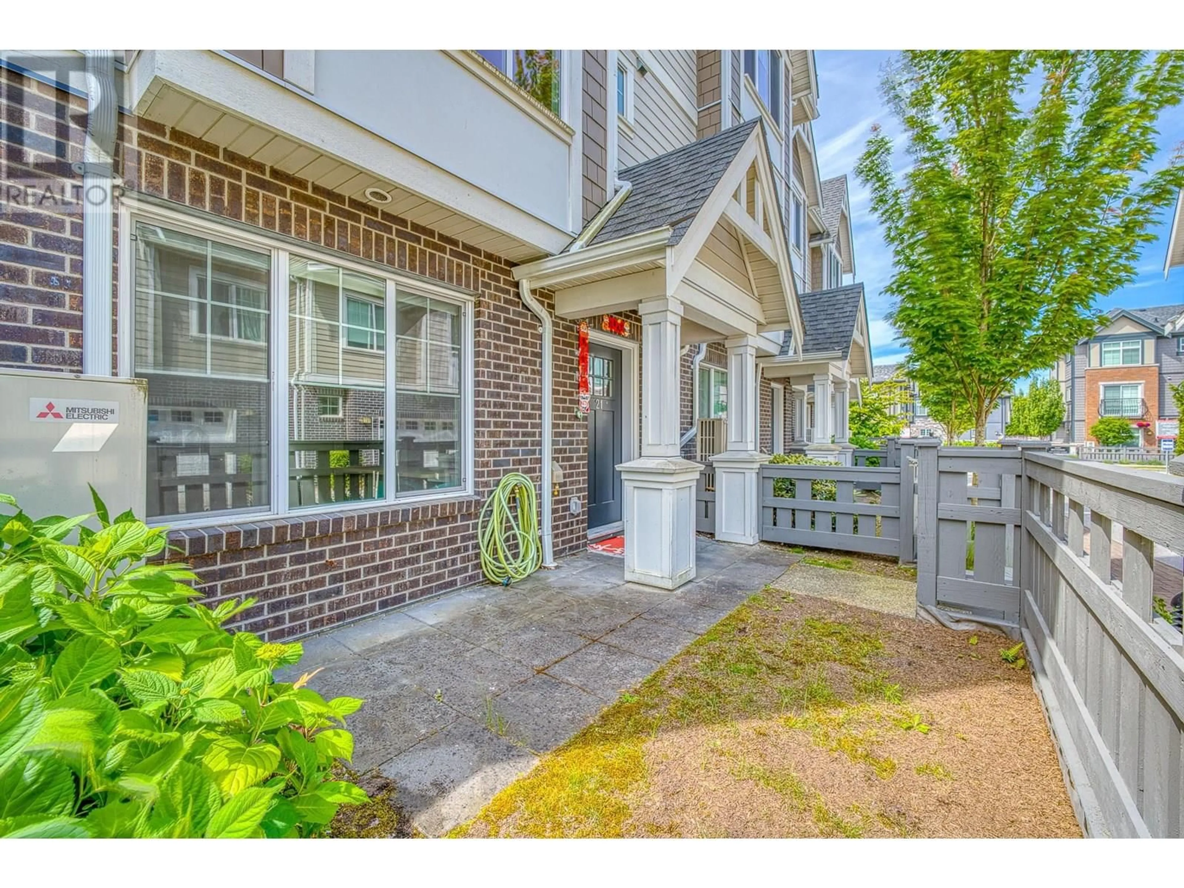 Indoor entryway for 21 - 7180 LECHOW STREET, Richmond British Columbia V6Y0K9