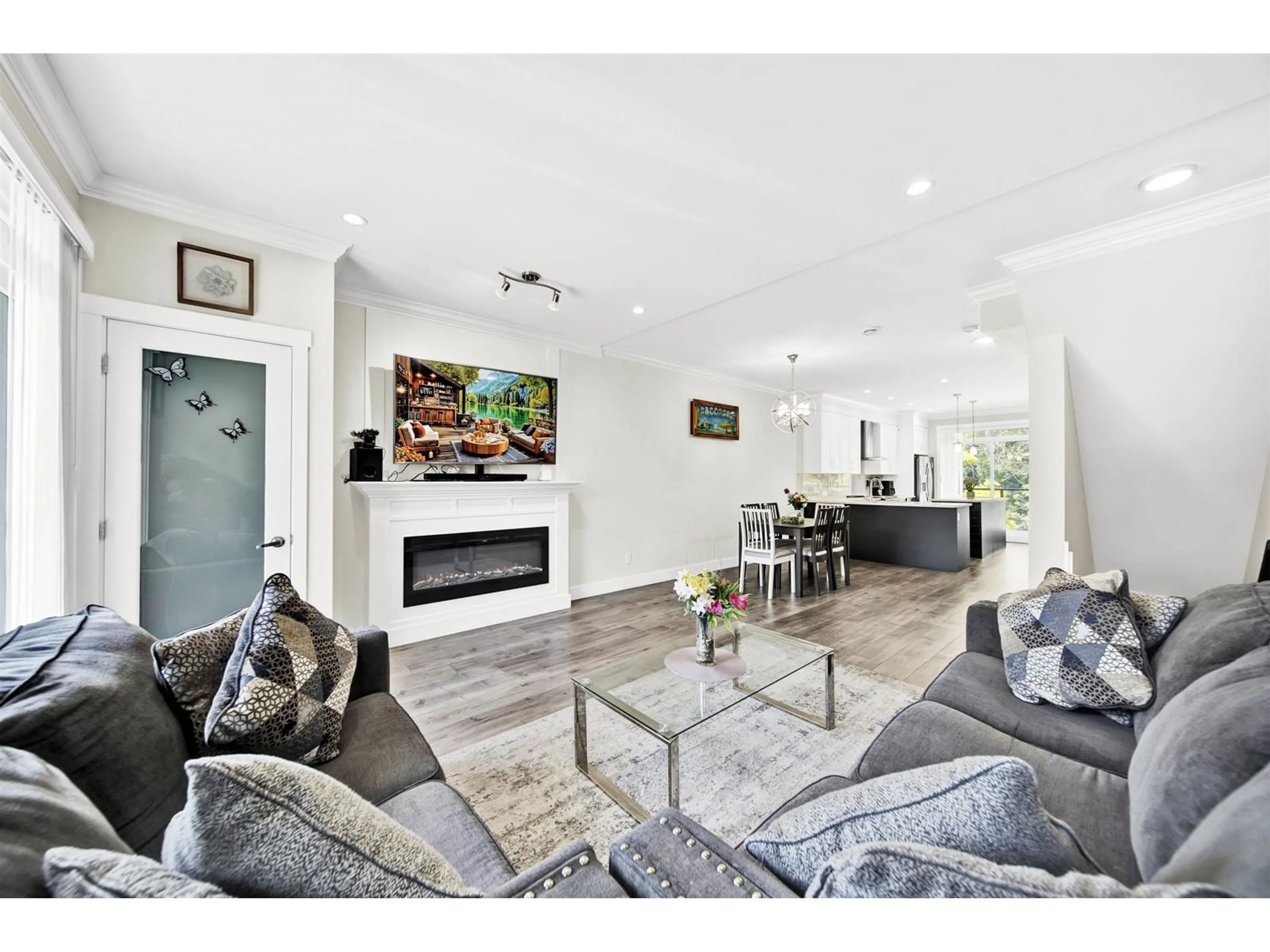 Living room with furniture, unknown for 20 - 13898 64, Surrey British Columbia V3W1L6