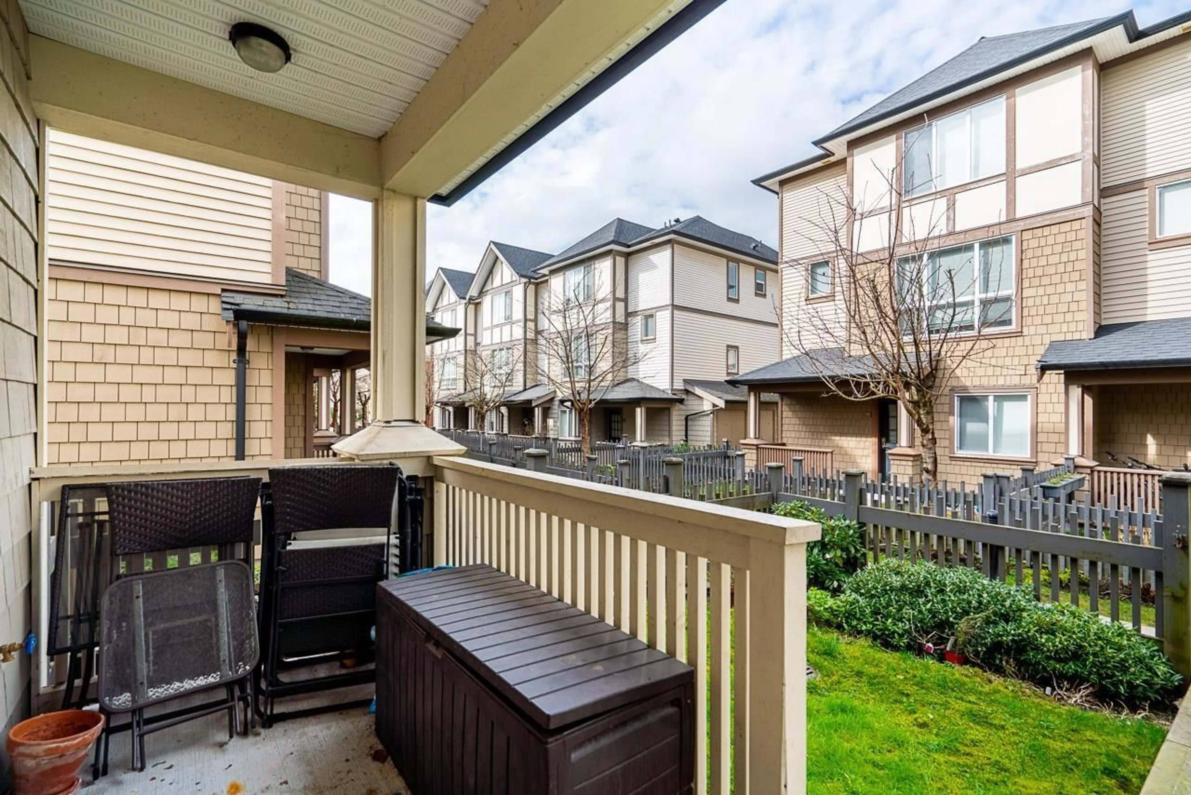 Patio, unknown for 105 - 7848 209, Langley British Columbia V2Y0M4