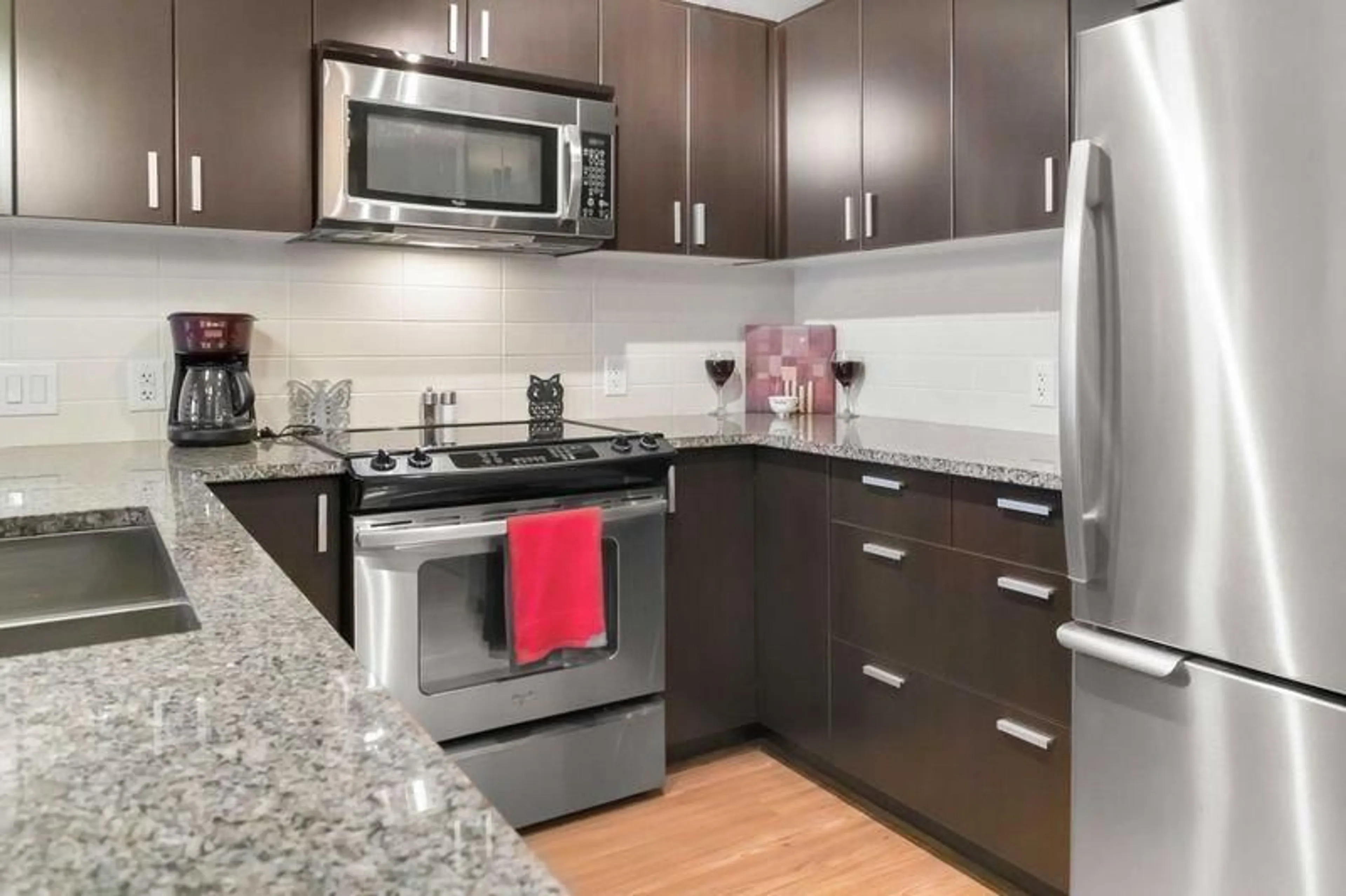 Standard kitchen, unknown for 309 - 7511 120, Delta British Columbia V4C0C1