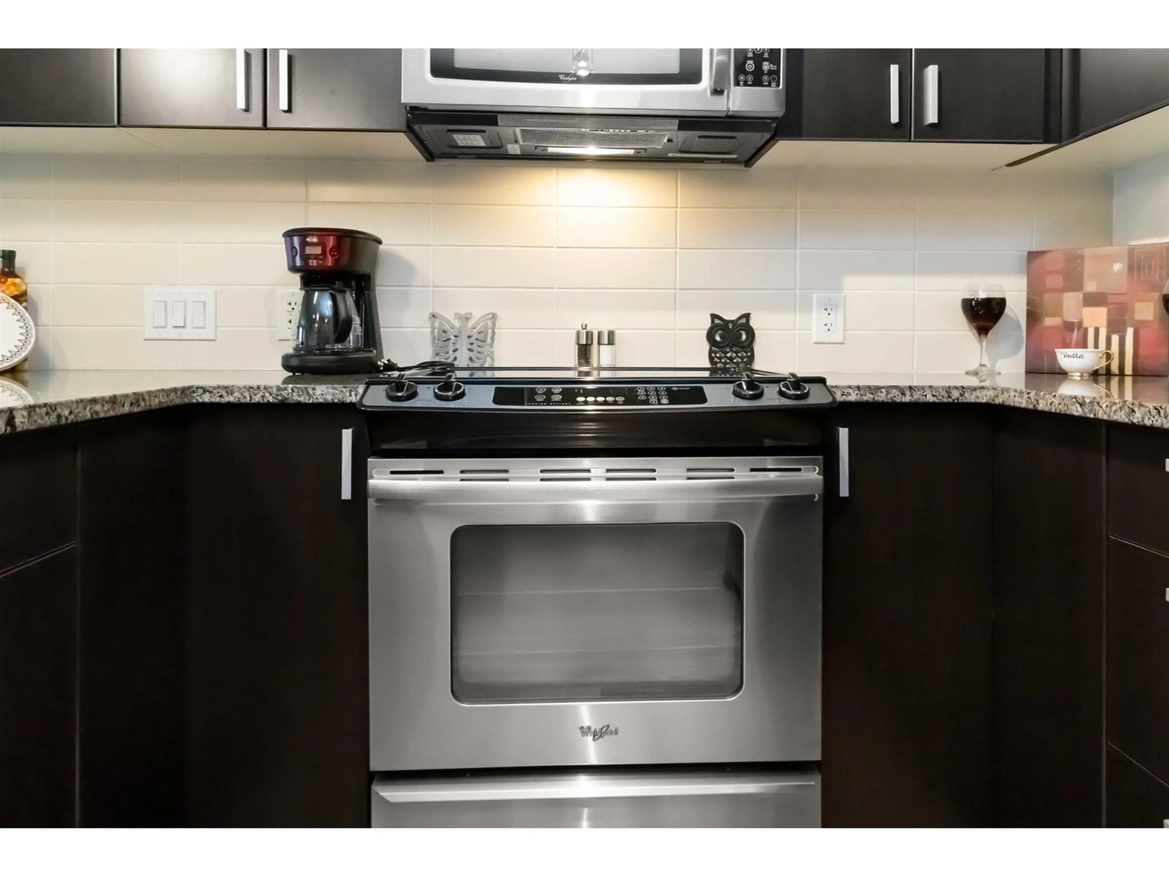 Standard kitchen, unknown for 309 - 7511 120, Delta British Columbia V4C0C1